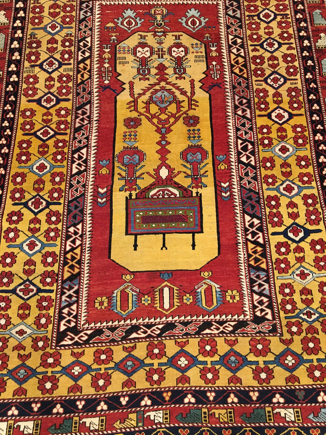Detail a: Feiner und einzigartiger gelber Marasali "Königsthron-Teppich" (Part-Silk) antik, Ostkaukasus Schirwan-Region, 19.Jhd., Wol le mit ...