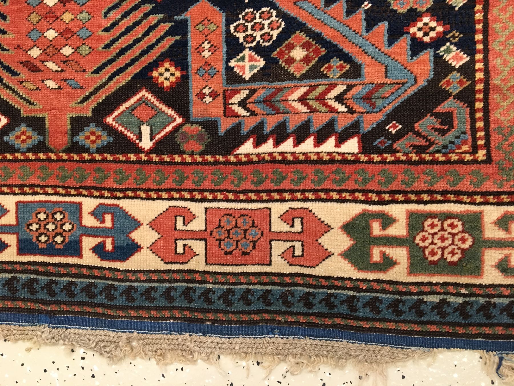 Detail h: Sehr feiner und einzigartiger Akstafa antik, Ostkaukasus Schirwan-Region, 19.Jhd., sehr feine Wolle geknüpft auf Wolle. Dieser hochfeine und gut ...