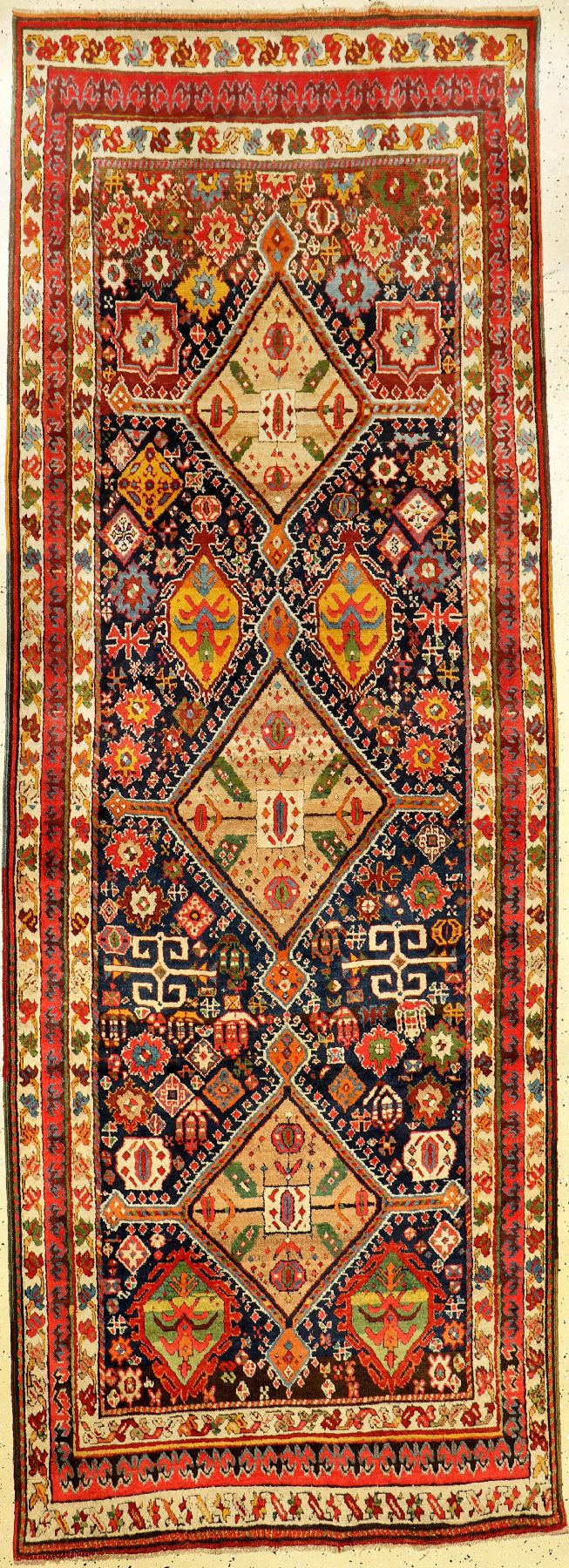 Seltener Sautschbulag antik, Nordwestpersien Azerbaijan, 19.Jhd., Wolle mit naturbelassener Kamelwolle geknüpft auf Wolle. Diese feine kurdische ...