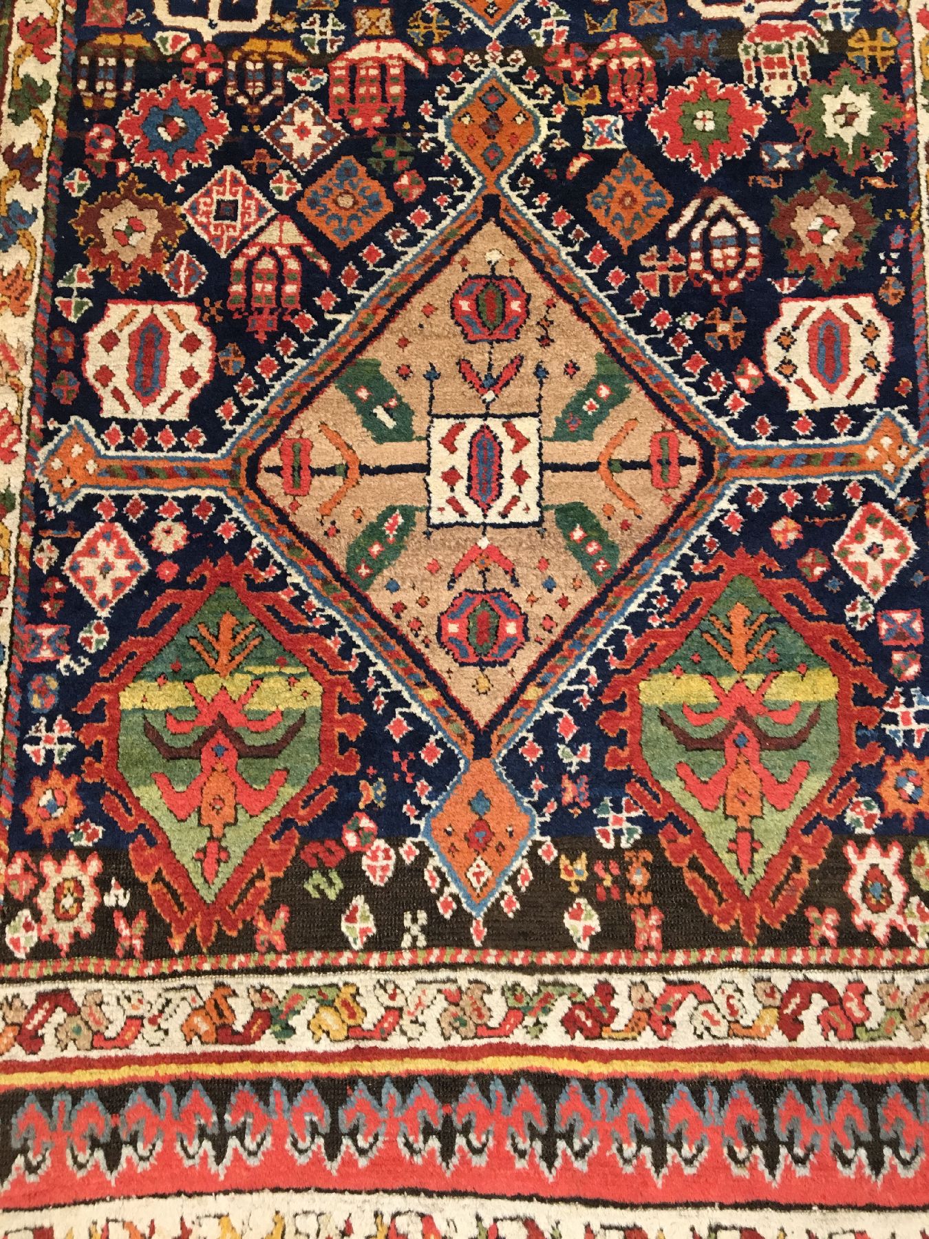 Detail e: Seltener Sautschbulag antik, Nordwestpersien Azerbaijan, 19.Jhd., Wolle mit naturbelassener Kamelwolle geknüpft auf Wolle. Diese feine kurdische ...