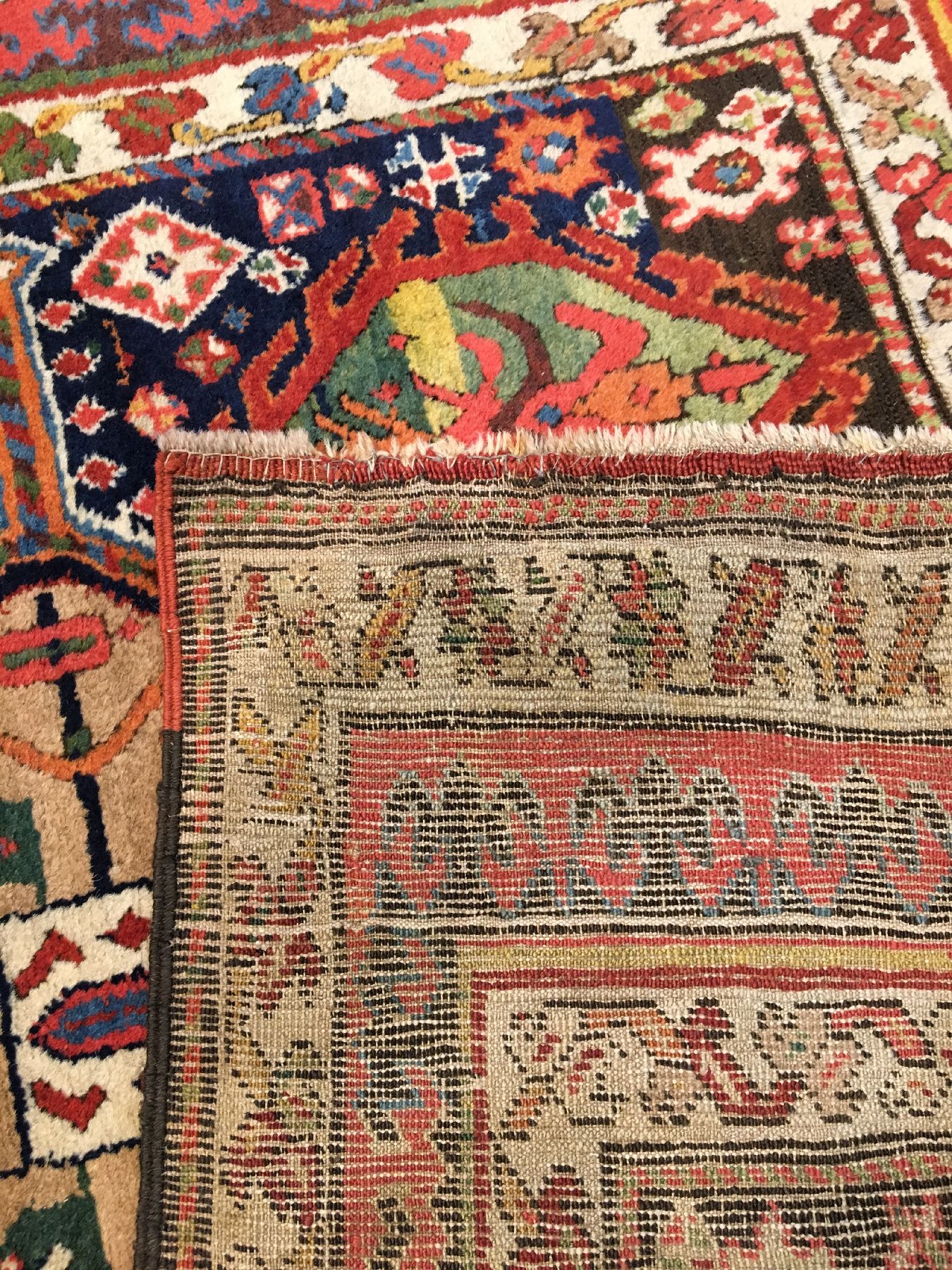Detail i: Seltener Sautschbulag antik, Nordwestpersien Azerbaijan, 19.Jhd., Wolle mit naturbelassener Kamelwolle geknüpft auf Wolle. Diese feine kurdische ...