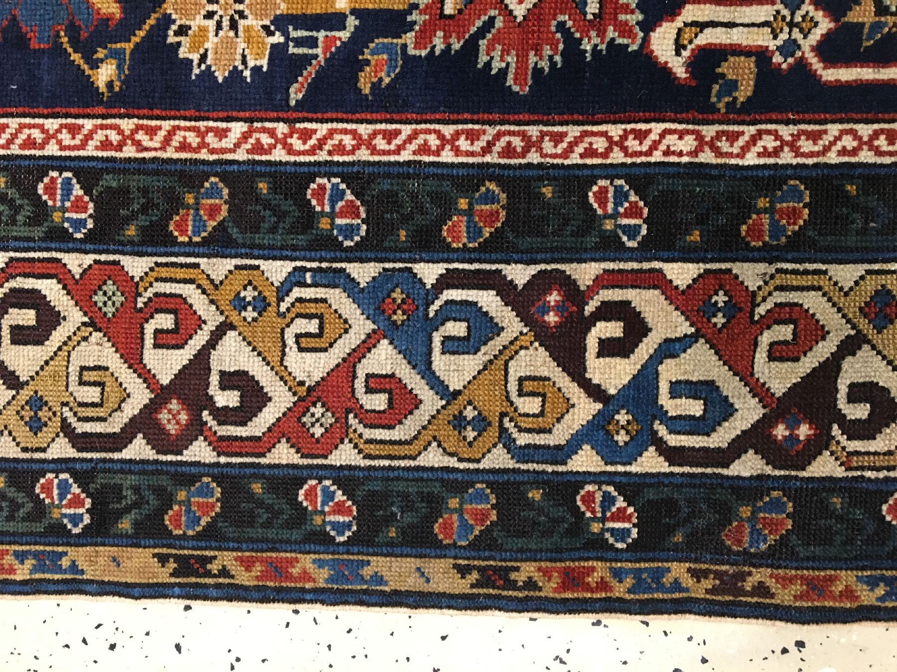 Detail h: Blattgabel Schirwan "Galerie" antik, Ostkaukasus, 19.Jhd., Wolle geknüpft auf Wolle. Feiner Schirwan im Galerie-Format mit typischen ...