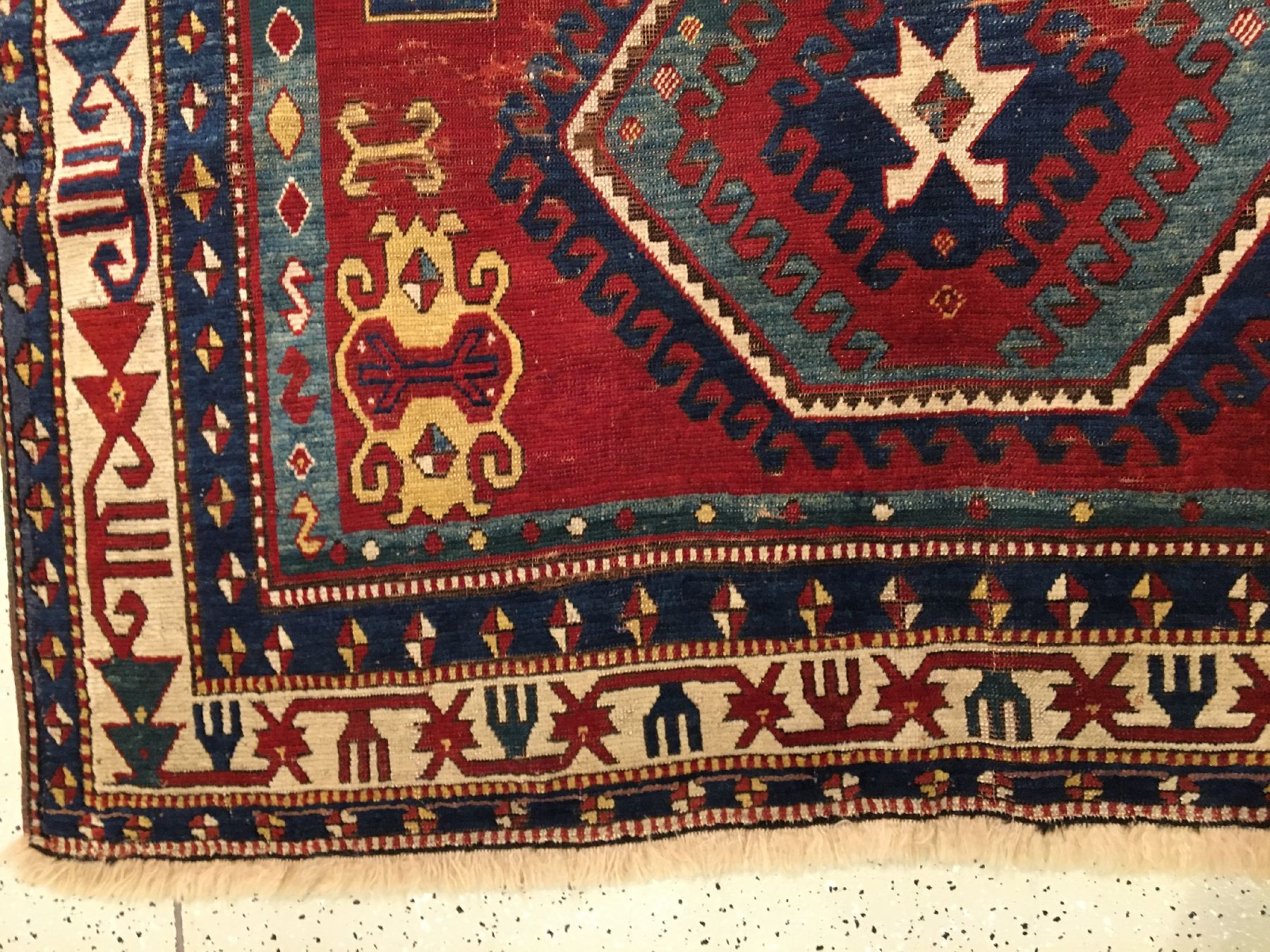Detail f: Lori Pambak Kasak antik, Südwestkaukasus, 19.Jhd., Wolle geknüpft auf Wolle. Früher Lori Pambak Kasak mit klassischen und charakteristischen ...