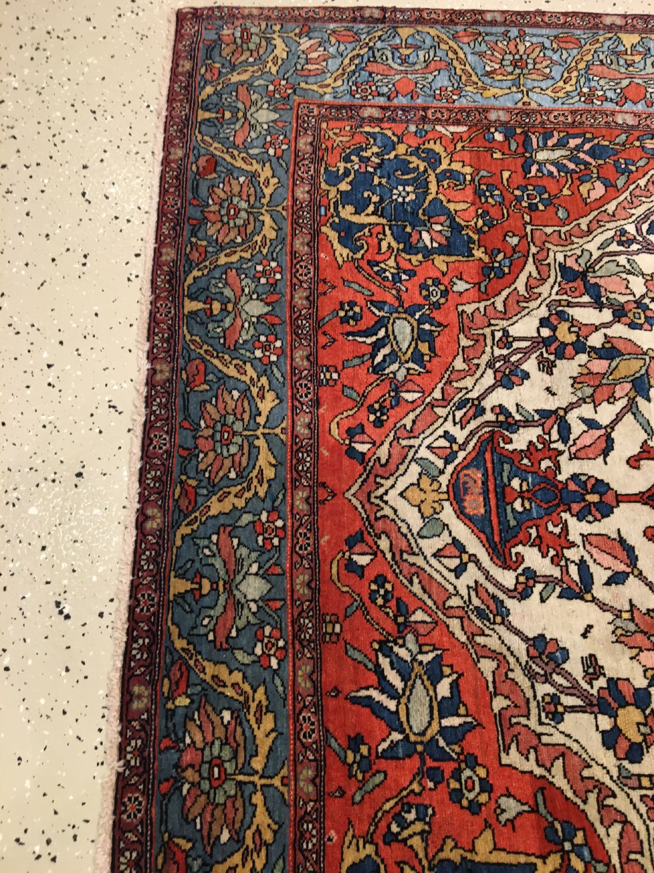 Detail e: Feiner weißgrundiger Farahan antik, Westpersien, Ende 19.Jhd., Korkwolle geknüpft auf Baumwolle. Fein geknüpfter Farahan mit sehr eleganten ...