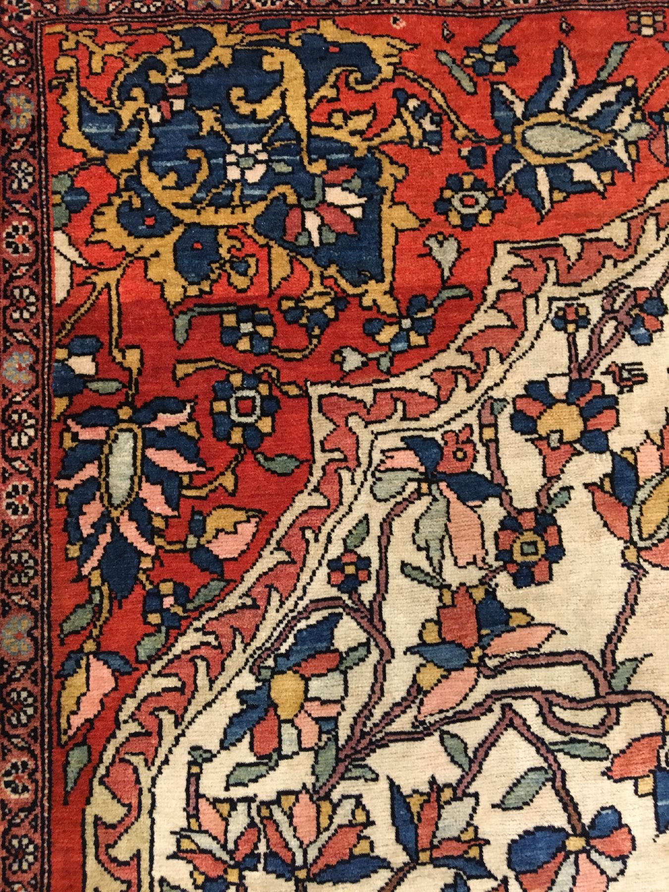 Detail g: Feiner weißgrundiger Farahan antik, Westpersien, Ende 19.Jhd., Korkwolle geknüpft auf Baumwolle. Fein geknüpfter Farahan mit sehr eleganten ...