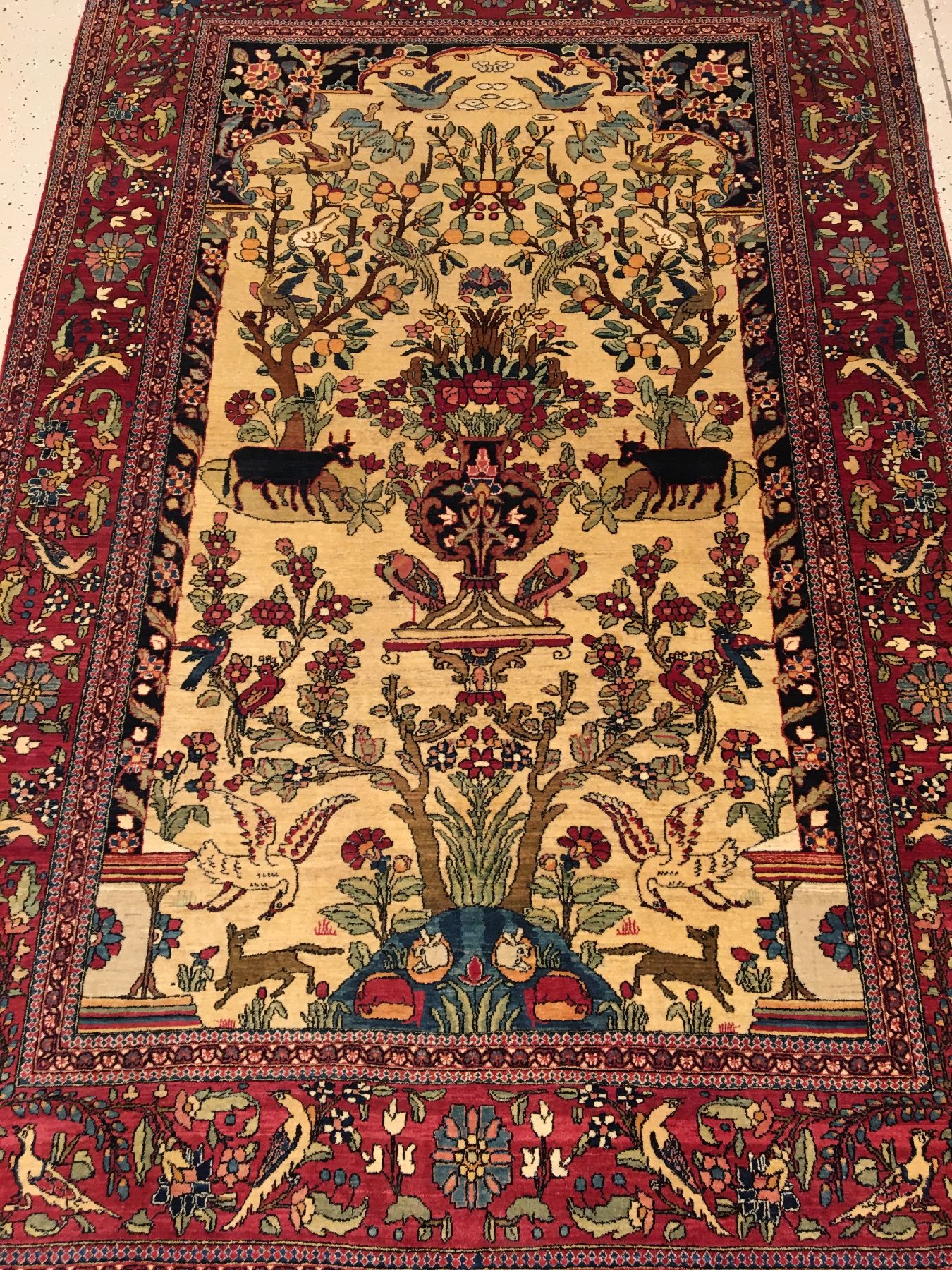Detail a: Feiner Esfahan "Ahmad" antik (Paradies Design), Zentralpersien, um 1900, Korkwolle geknüpft auf Baumwolle. Feiner Esfahan aus den ...