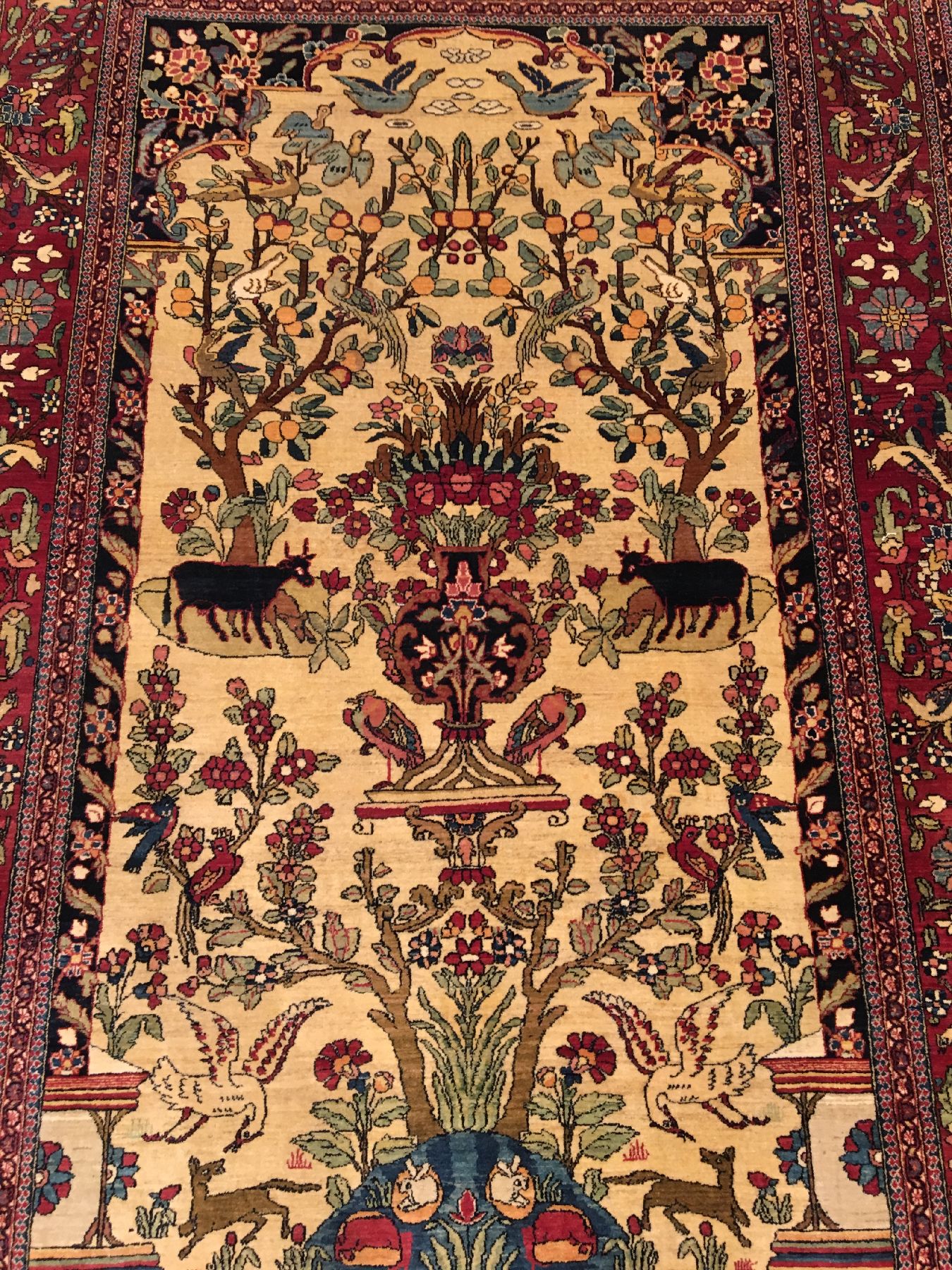 Detail b: Feiner Esfahan "Ahmad" antik (Paradies Design), Zentralpersien, um 1900, Korkwolle geknüpft auf Baumwolle. Feiner Esfahan aus den ...