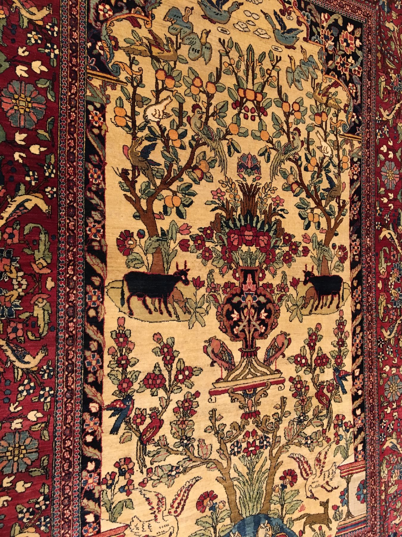 Detail c: Feiner Esfahan "Ahmad" antik (Paradies Design), Zentralpersien, um 1900, Korkwolle geknüpft auf Baumwolle. Feiner Esfahan aus den ...