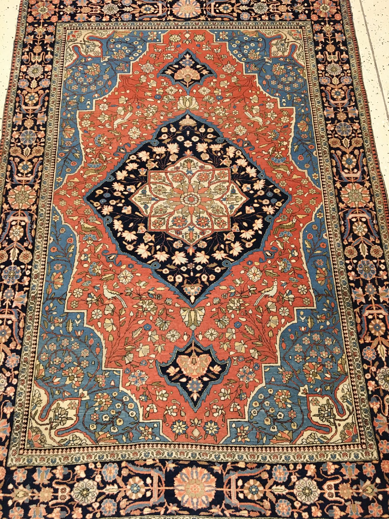 Detail a: Feiner Keschan "Mohtascham" antik, Zentralpersien, 19.Jhd., Korkwolle mit original violetten Seiden-Schirasis geknüpft auf Baumwolle. ...