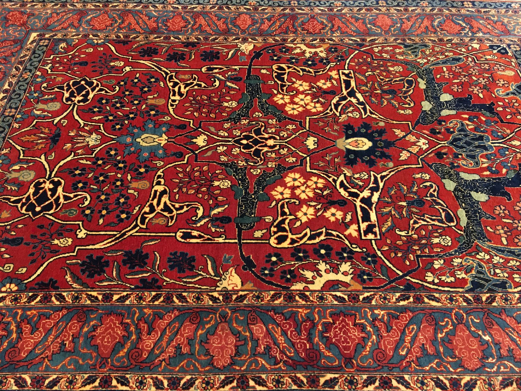 Detail b: Feiner Teheran "Part-Silk" antik, Zentralpersien, um 1900, Korkwolle mit Seiden-Highlights geknüpft auf Baumwolle. Dieser feine Teheran ...