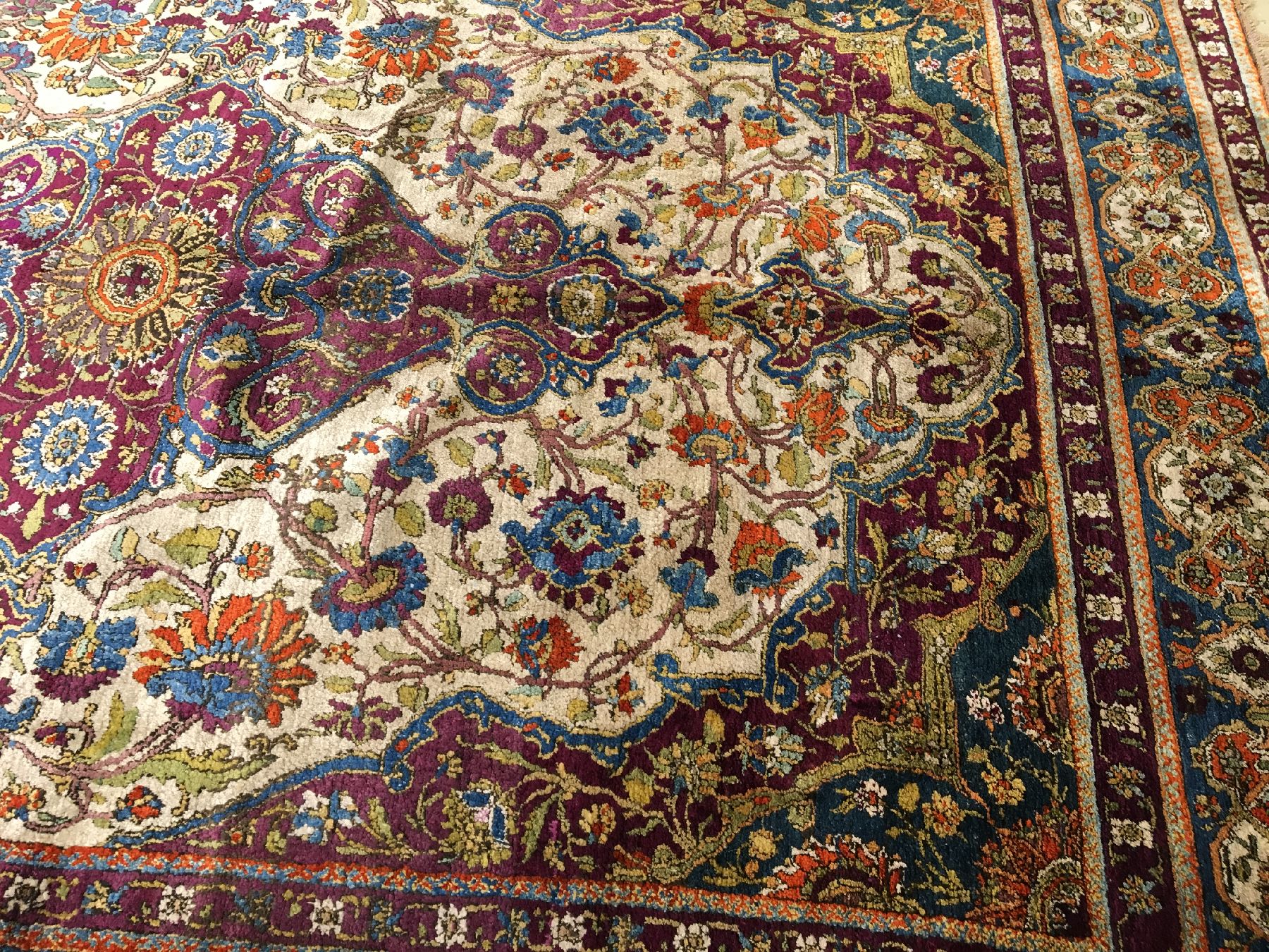 Detail g: Feiner Seiden Keschan "Mohtascham" antik, Zentralpersien, 19.Jhd., reine Naturseide. Bemerkenswert fein geknüpfter Seiden Keschan in ...