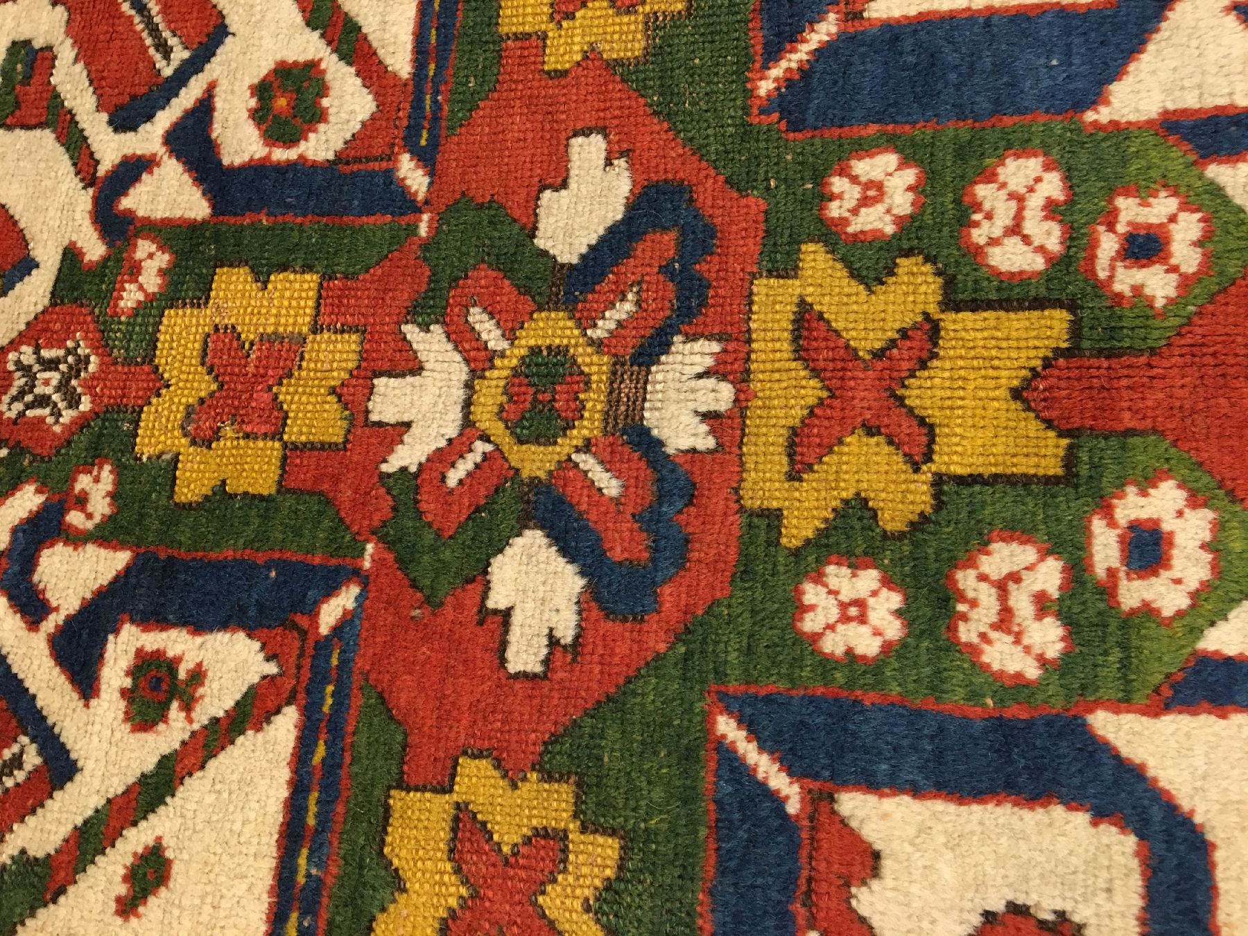 Detail f: Tschelaberd Kasak antik (Adler Kasak), Südkaukasus, 19.Jhd., Wolle geknüpft auf Wolle. Seltener fast quadratischer Tschelaberd mit ein ...