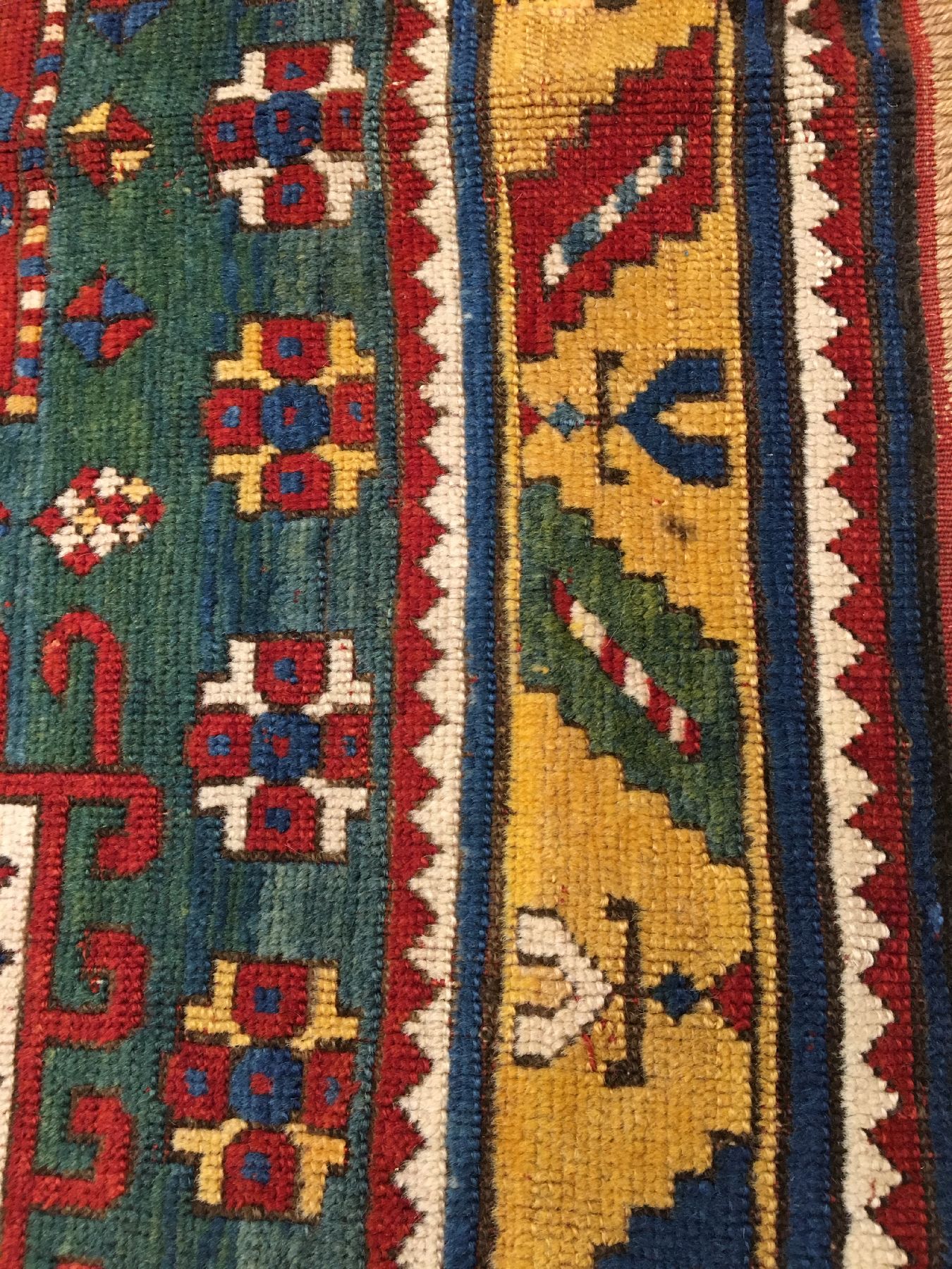 Detail h: Grüner Karatchoph Kasak antik, Südwestkaukasus, 19.Jhd., Wolle geknüpft auf Wolle. Feiner großformatiger Karatchoph mit erstklassigen ...
