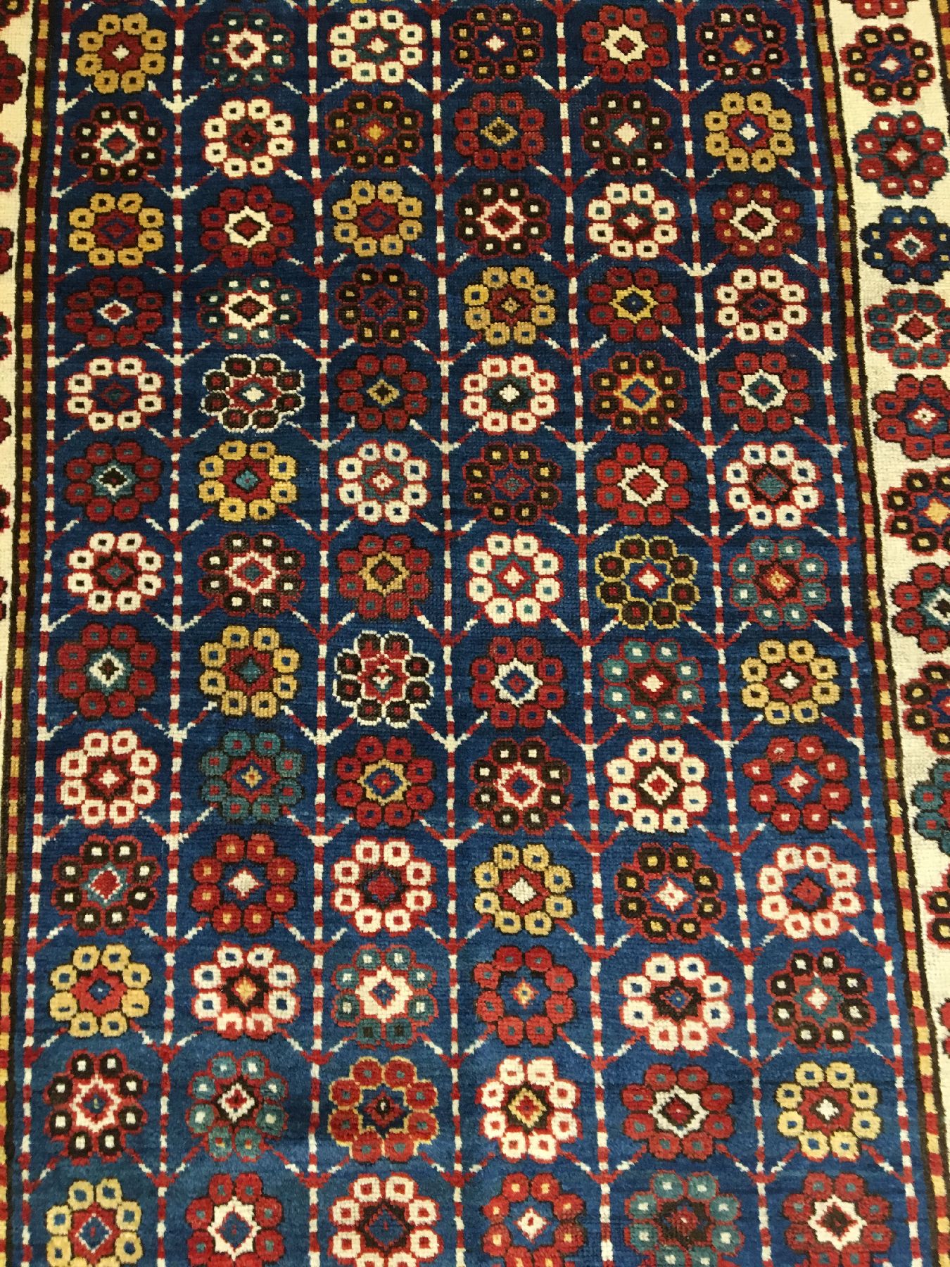 Detail c: Karabagh antik (Mina-Khani Muster), Südkaukasus, 19.Jhd., Wolle geknüpft auf Wolle. Hochfloriger Karabagh im "Long-Rug" Format mit ...