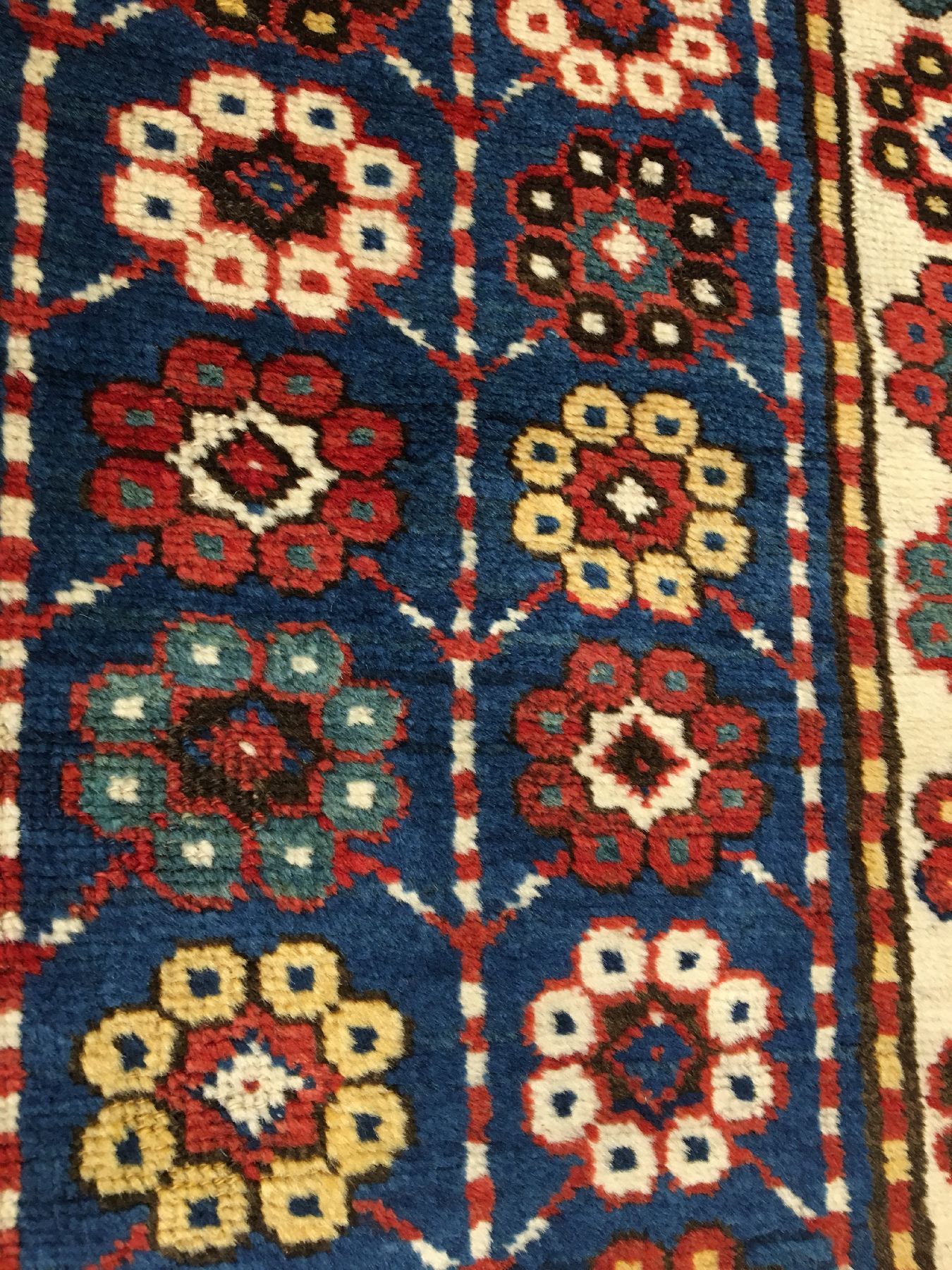 Detail g: Karabagh antik (Mina-Khani Muster), Südkaukasus, 19.Jhd., Wolle geknüpft auf Wolle. Hochfloriger Karabagh im "Long-Rug" Format mit ...
