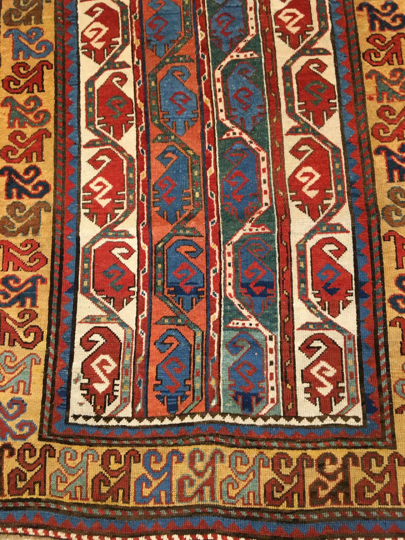 Detail f: Seltener Moghan antik, Südostkaukasus Moghan-Region, 19.Jhd., Wolle geknüpft auf Wolle. Eindrucksvoller Streifen-Teppich aus der Moghan-Region mit ...