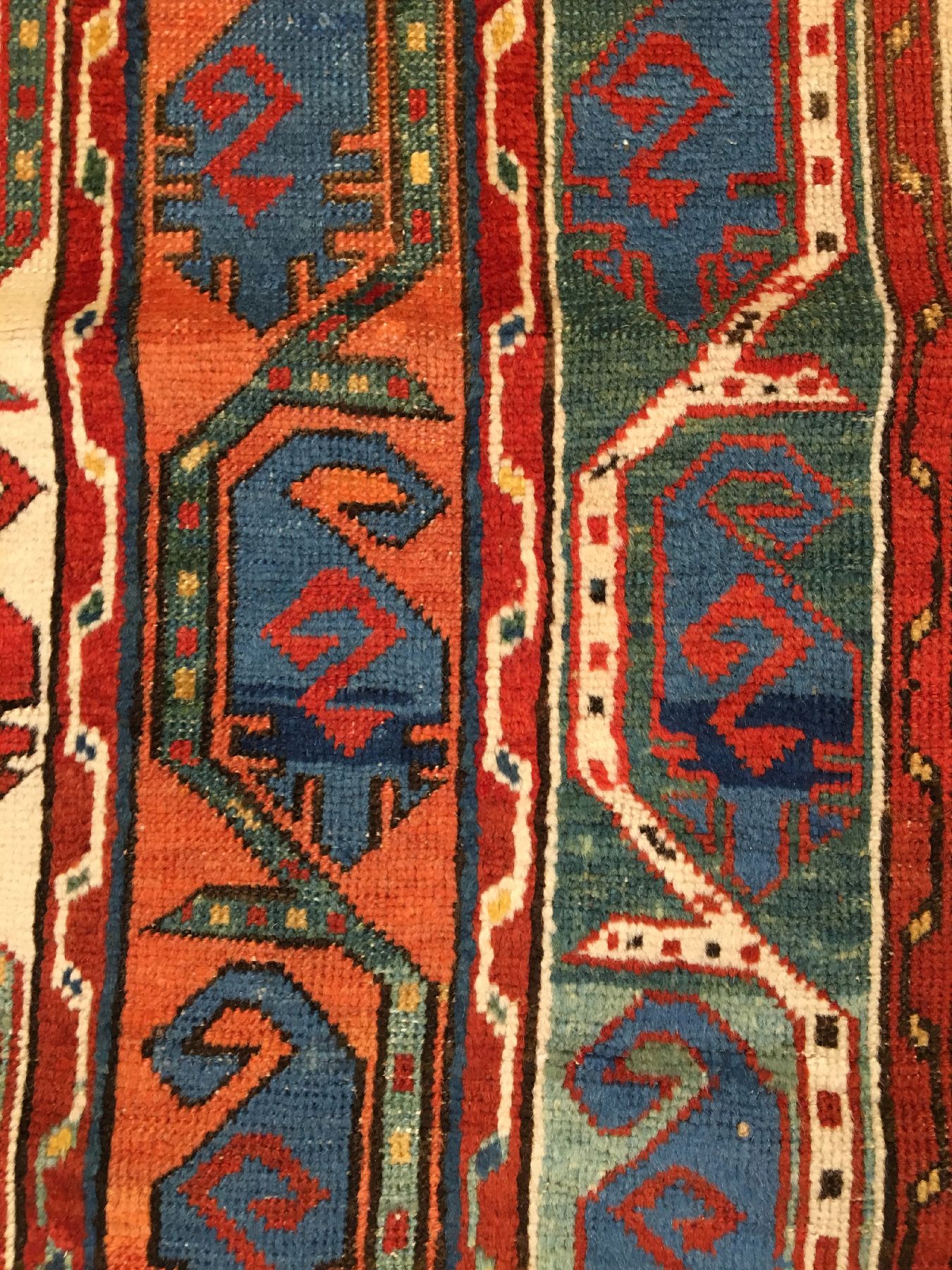 Detail g: Seltener Moghan antik, Südostkaukasus Moghan-Region, 19.Jhd., Wolle geknüpft auf Wolle. Eindrucksvoller Streifen-Teppich aus der Moghan-Region mit ...