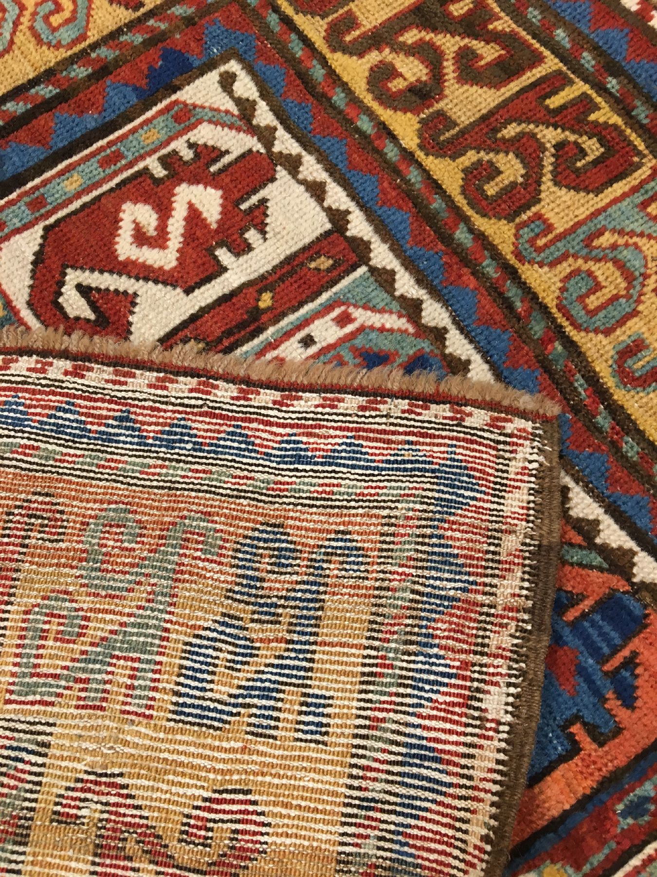 Detail i: Seltener Moghan antik, Südostkaukasus Moghan-Region, 19.Jhd., Wolle geknüpft auf Wolle. Eindrucksvoller Streifen-Teppich aus der Moghan-Region mit ...