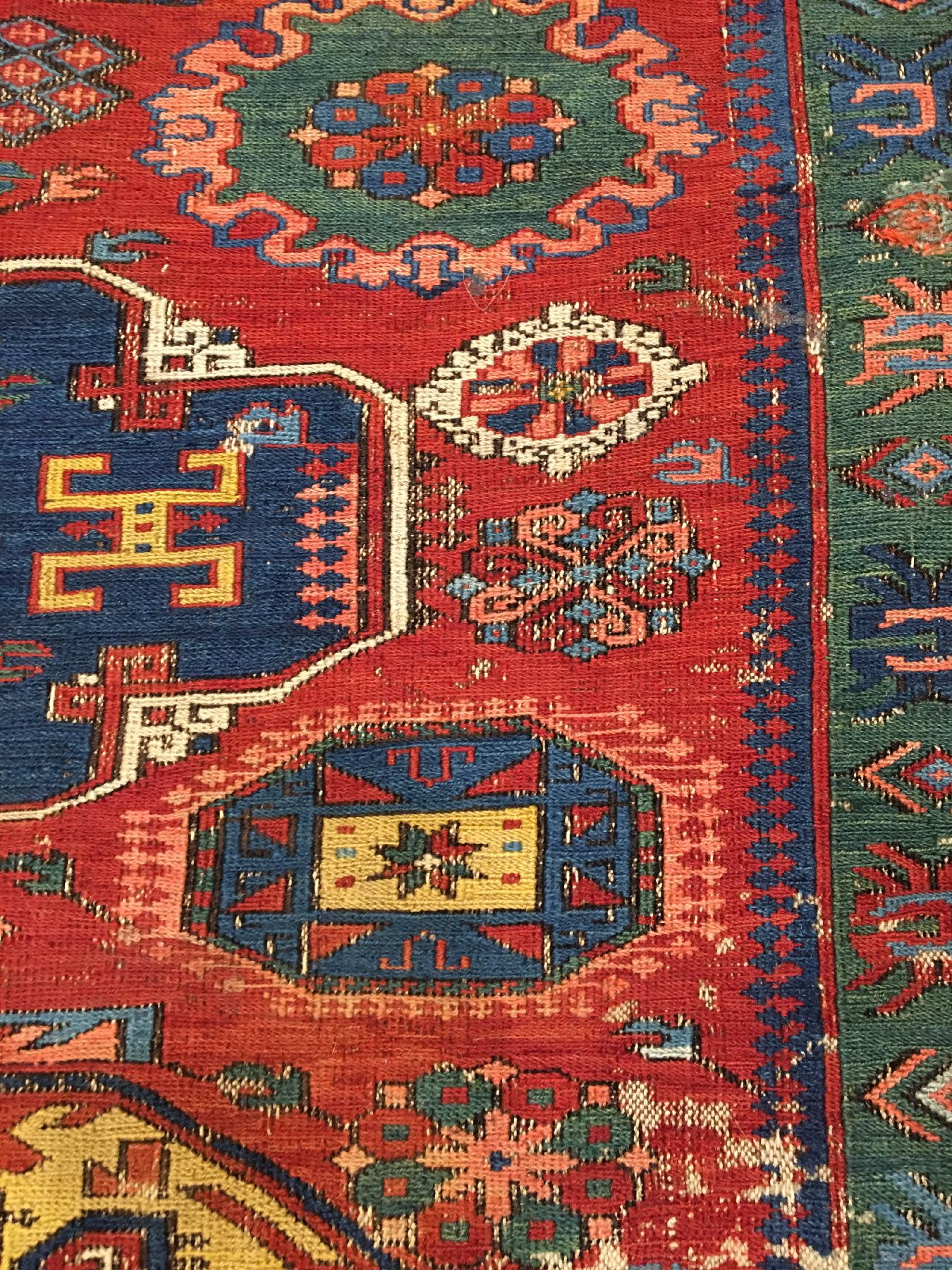 Detail e: Feiner Seichur "Sumakh" antik, Ostkaukasus Kuba-Region, 19.Jhd., Wolle gewebt auf Wolle. Sehr feiner Seichur-Sumakh mit drei Medaillons ...