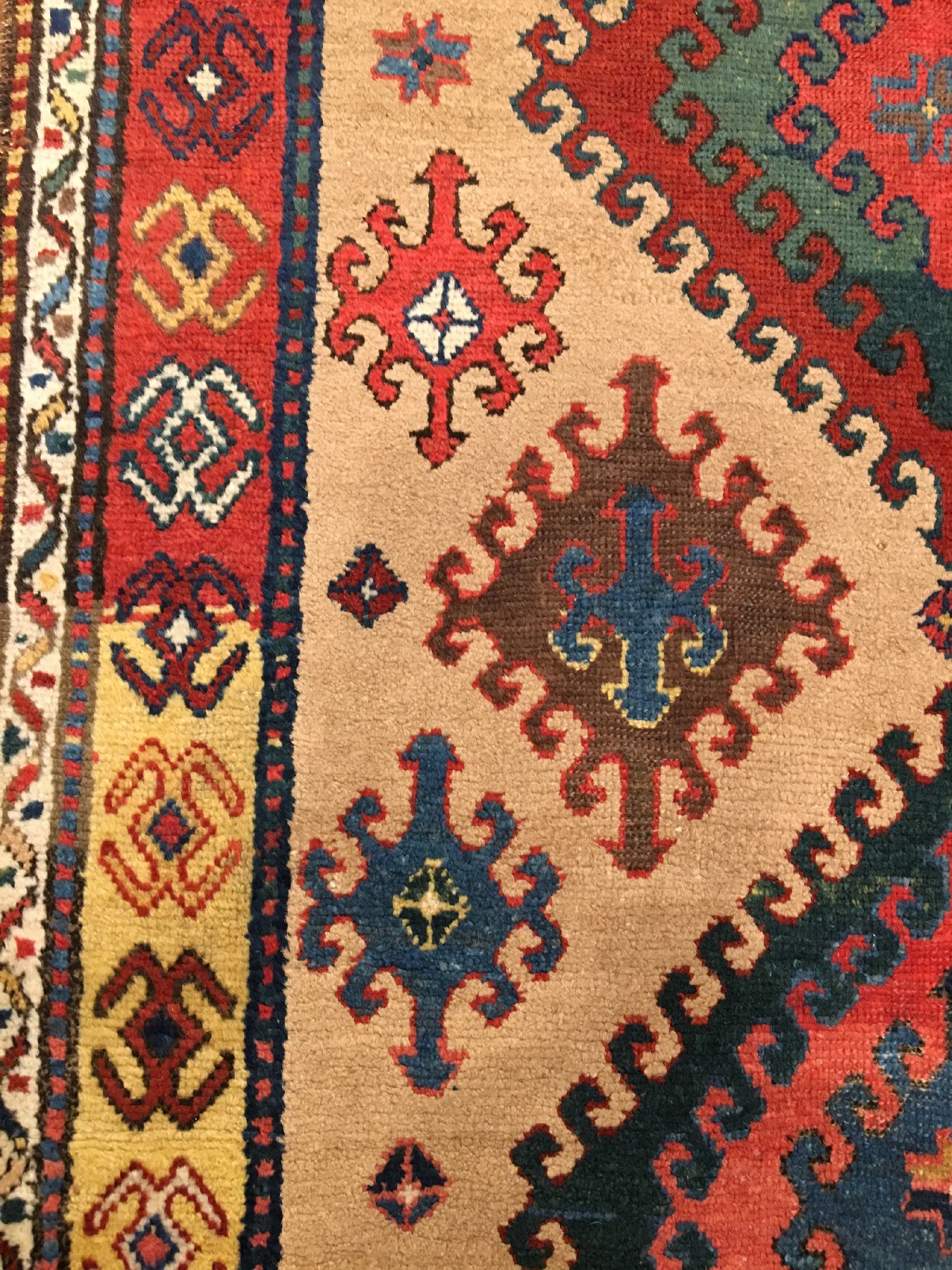 Detail e: Nordwestpersische "Galerie" antik (Kamelwolle), Nordwestpersien, 19.Jhd., Kamelwolle/Wolle geknüpft auf Wolle. Seltener und dekorativer ...