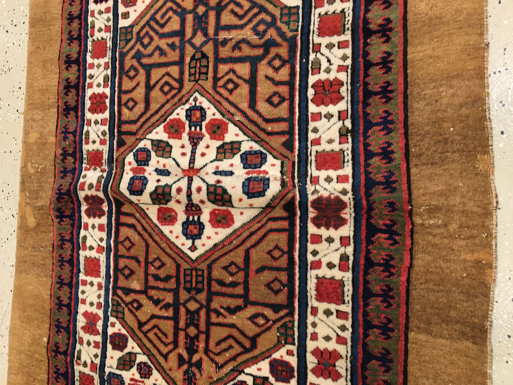 Detail b: Feine Sarab "Galerie" antik (Kamelwolle), Nordwestpersien Azerbaijan, 19.Jhd., Kamelwolle/Wolle geknüpft auf Wolle. Fein geknüpfter ...