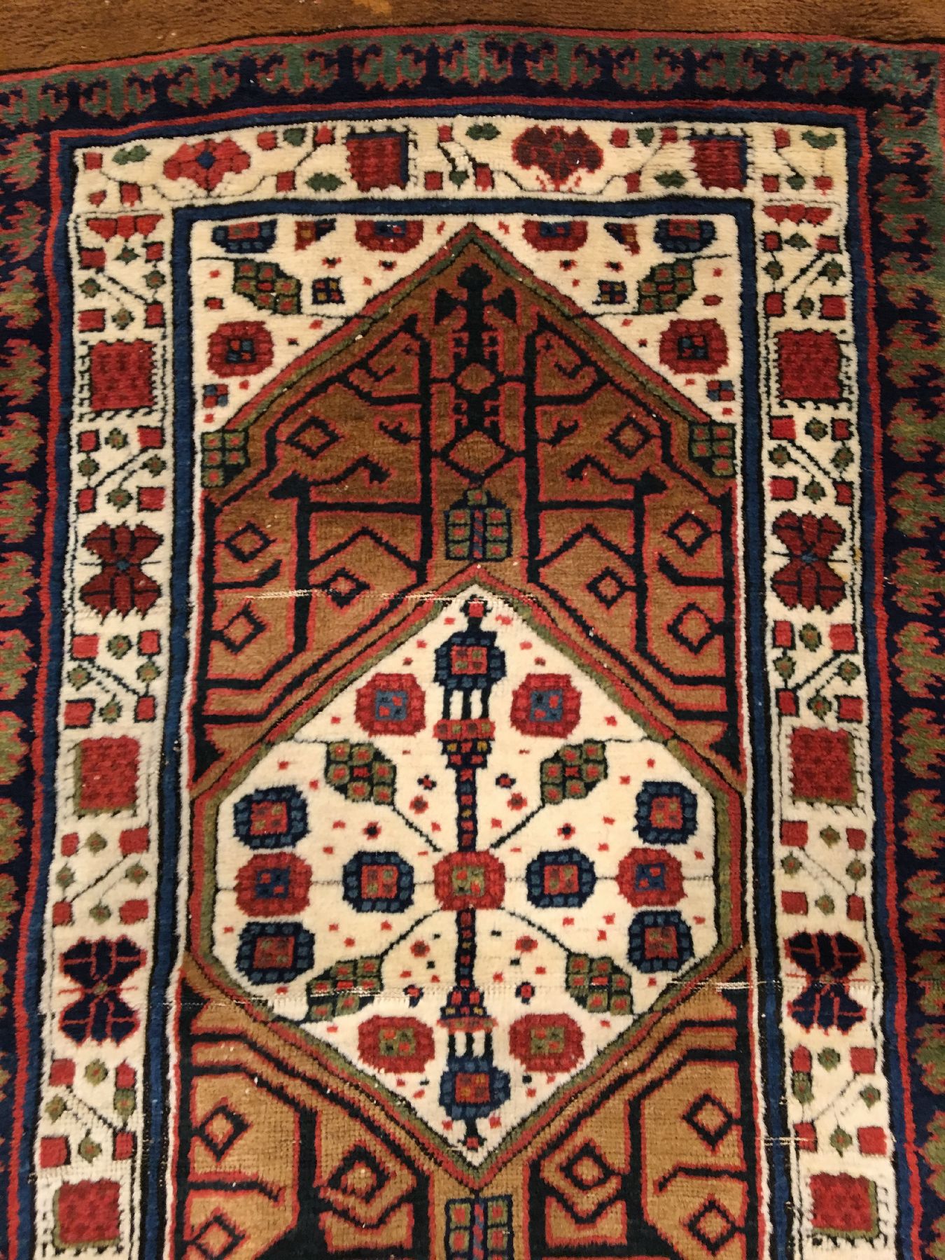 Detail h: Feine Sarab "Galerie" antik (Kamelwolle), Nordwestpersien Azerbaijan, 19.Jhd., Kamelwolle/Wolle geknüpft auf Wolle. Fein geknüpfter ...