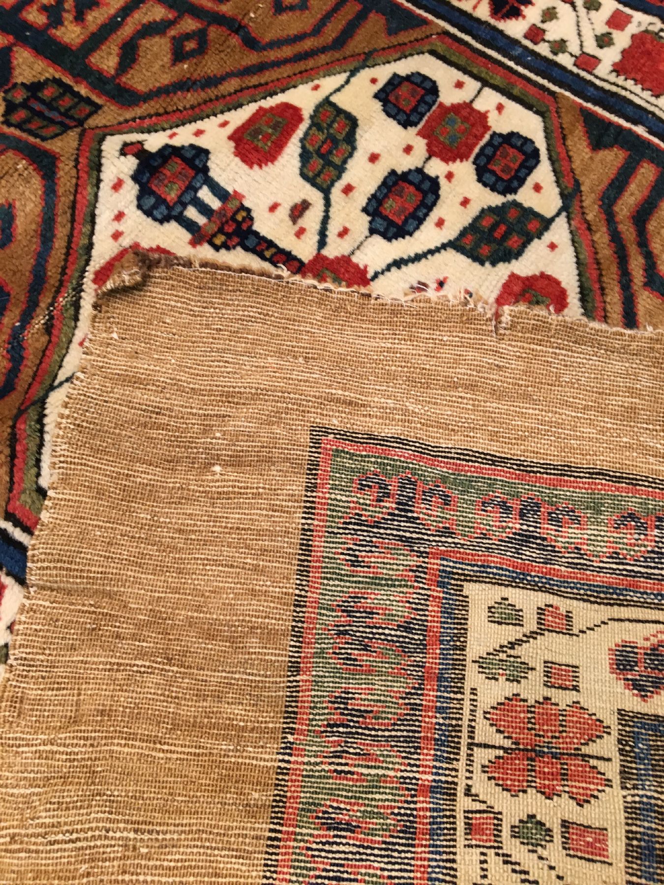 Detail i: Feine Sarab "Galerie" antik (Kamelwolle), Nordwestpersien Azerbaijan, 19.Jhd., Kamelwolle/Wolle geknüpft auf Wolle. Fein geknüpfter ...