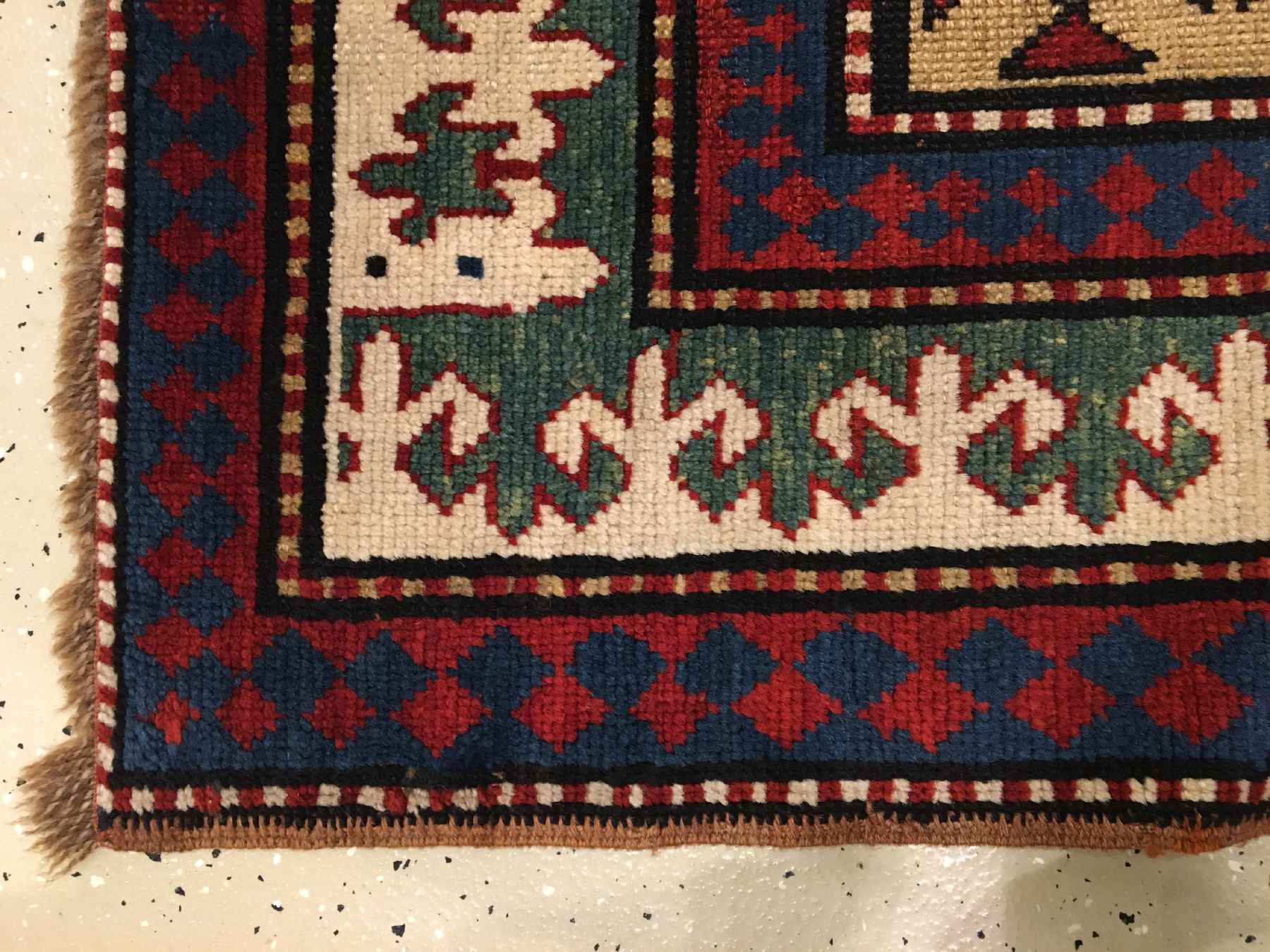 Detail g: Bordjalou Kasak antik, Südwestkaukasus, 19.Jhd., Wolle geknüpft auf Wolle. Rotgrundiger Bordjalou mit Tier und Vogelabstraktionen, kombiniert mit ...