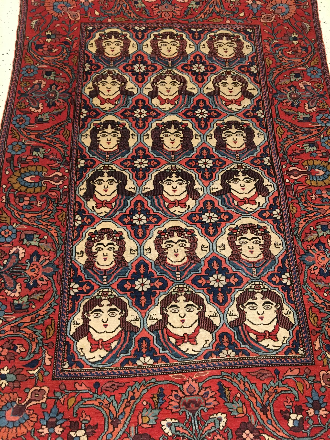 Detail a: Feiner Bachtiari "Bildteppich" antik, Westliches Zentralpersien, um 1900/1910, Wolle geknüpft auf Baumwolle. Seltener Bildteppich der ...