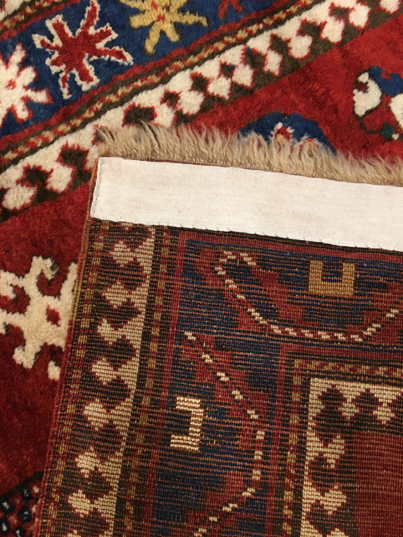 Detail f: Karatchoph Kasak antik, Südwestkaukasus, 19.Jhd., Wolle geknüpft auf Wolle. Kleinformatiger roter Karatchoph mit klassischen Vier-und-Eins Muster, ...