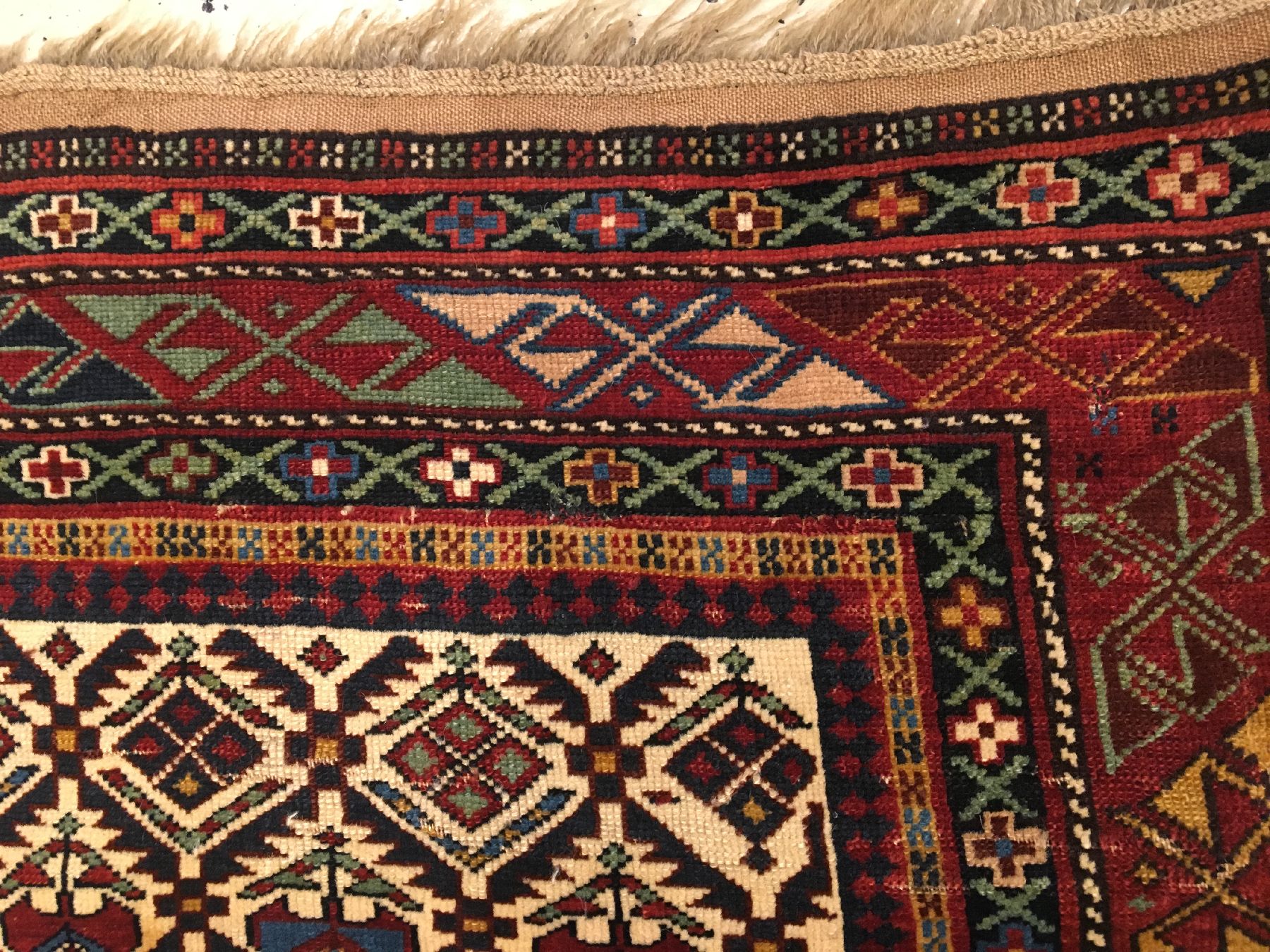 Detail g: Feiner Schirwan "Gebetsteppich" antik, Ostkaukasus, Ende 19.Jhd., (unleserliche Datierung). Fein geknüpfter Schirwan im Gebets-Typus mit ...