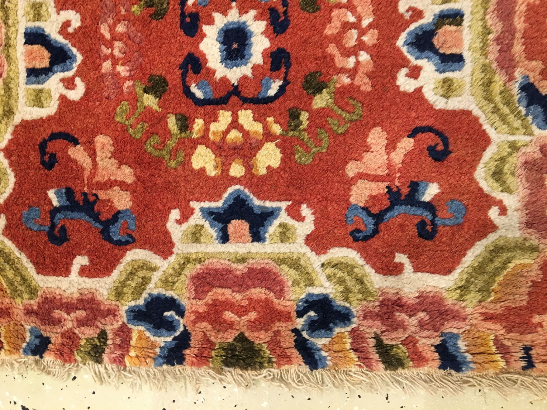 Detail c: Ning-Hsia "Sitzbankteppich" antik, Westchina, Ende 19.Jhd., Wolle geknüpft auf Baumwolle. Rote Ning-Hsia Sitzbankteppiche mit Wellen ...