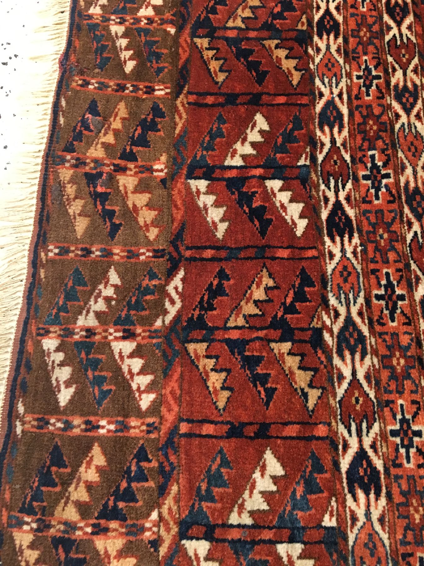 Detail g: Feiner Yomud "Engsi" antik (Kepse-Gül), Turkmensitan, Ende 19.Jhd., Wolle geknüpft auf Wolle. Seltener Türteppich der Yomuden ohne ...