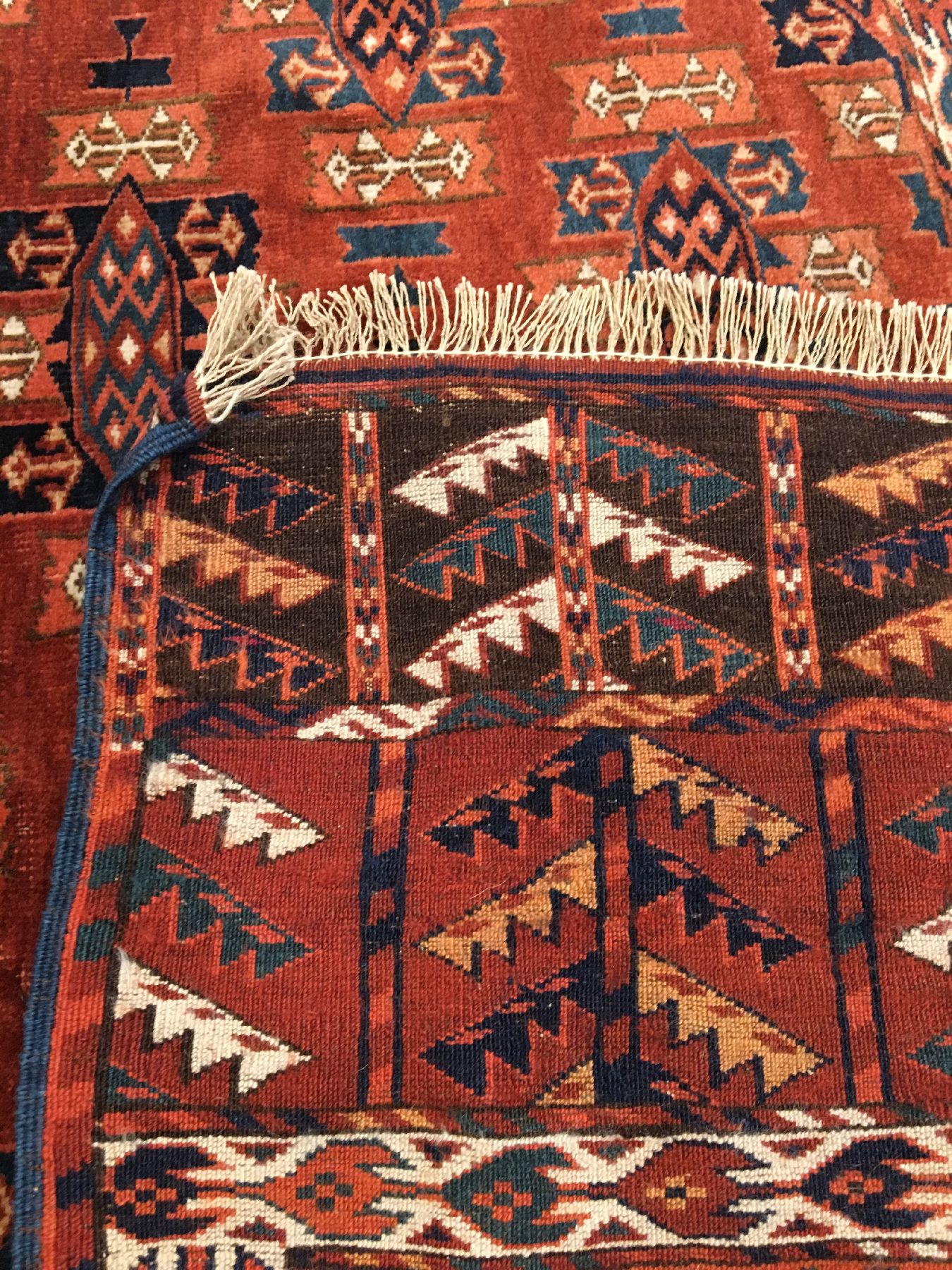 Detail h: Feiner Yomud "Engsi" antik (Kepse-Gül), Turkmensitan, Ende 19.Jhd., Wolle geknüpft auf Wolle. Seltener Türteppich der Yomuden ohne ...