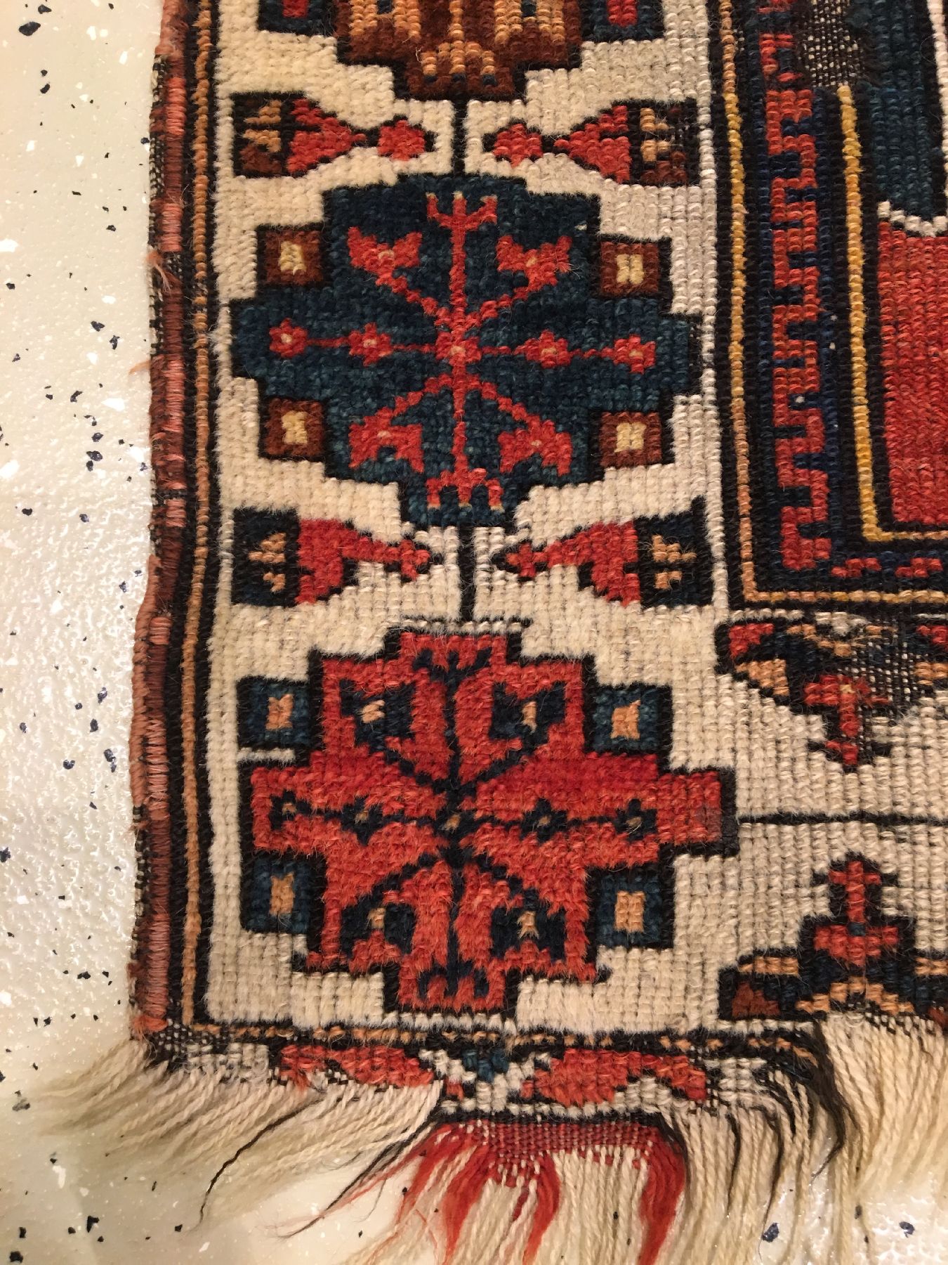 Detail e: Feiner Cumra "Gebetsteppich" antik, Zentralanatolien Konya-Region, 19.Jhd., Wolle geknüpft auf Wolle. Feiner und sehr seltener Cumra ...