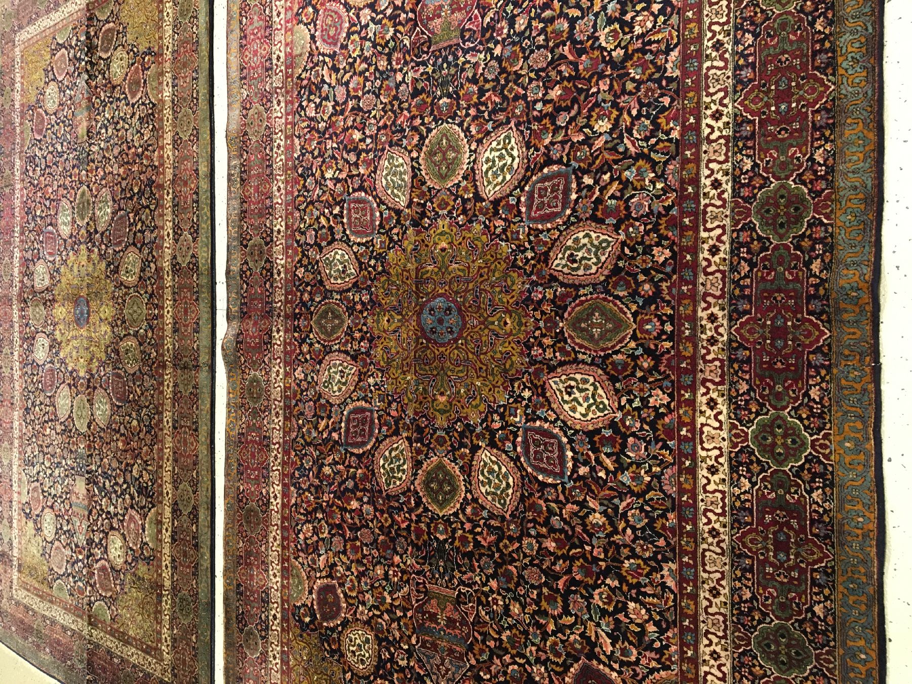 Detail a: 1 Paar Lahore "Merinowolle" antik (Ardebil "Sheik-Safi" Design), Nordindien, um 1910, Merinowolle geknüpft auf Baumwolle. ...