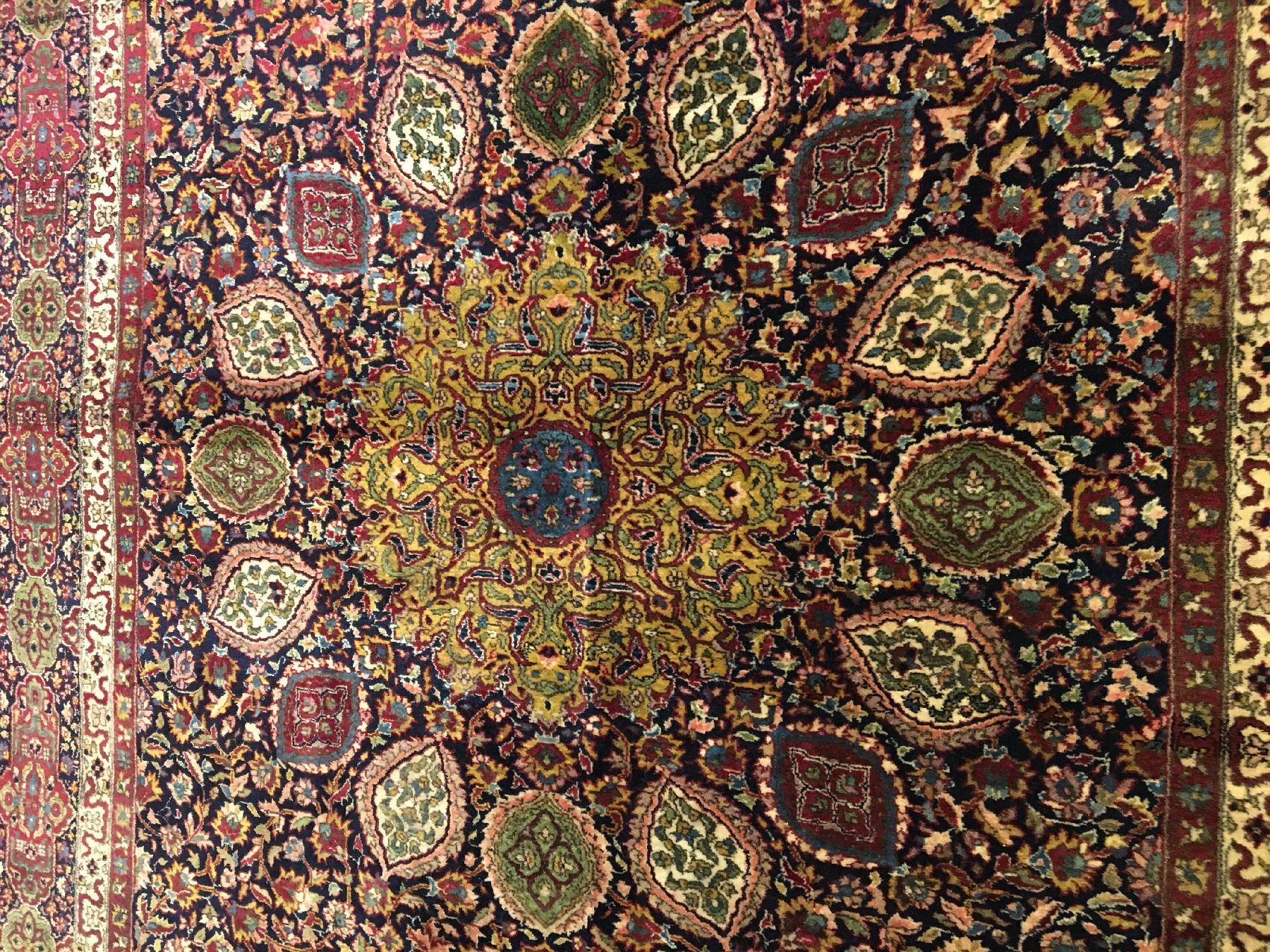 Detail d: 1 Paar Lahore "Merinowolle" antik (Ardebil "Sheik-Safi" Design), Nordindien, um 1910, Merinowolle geknüpft auf Baumwolle. ...