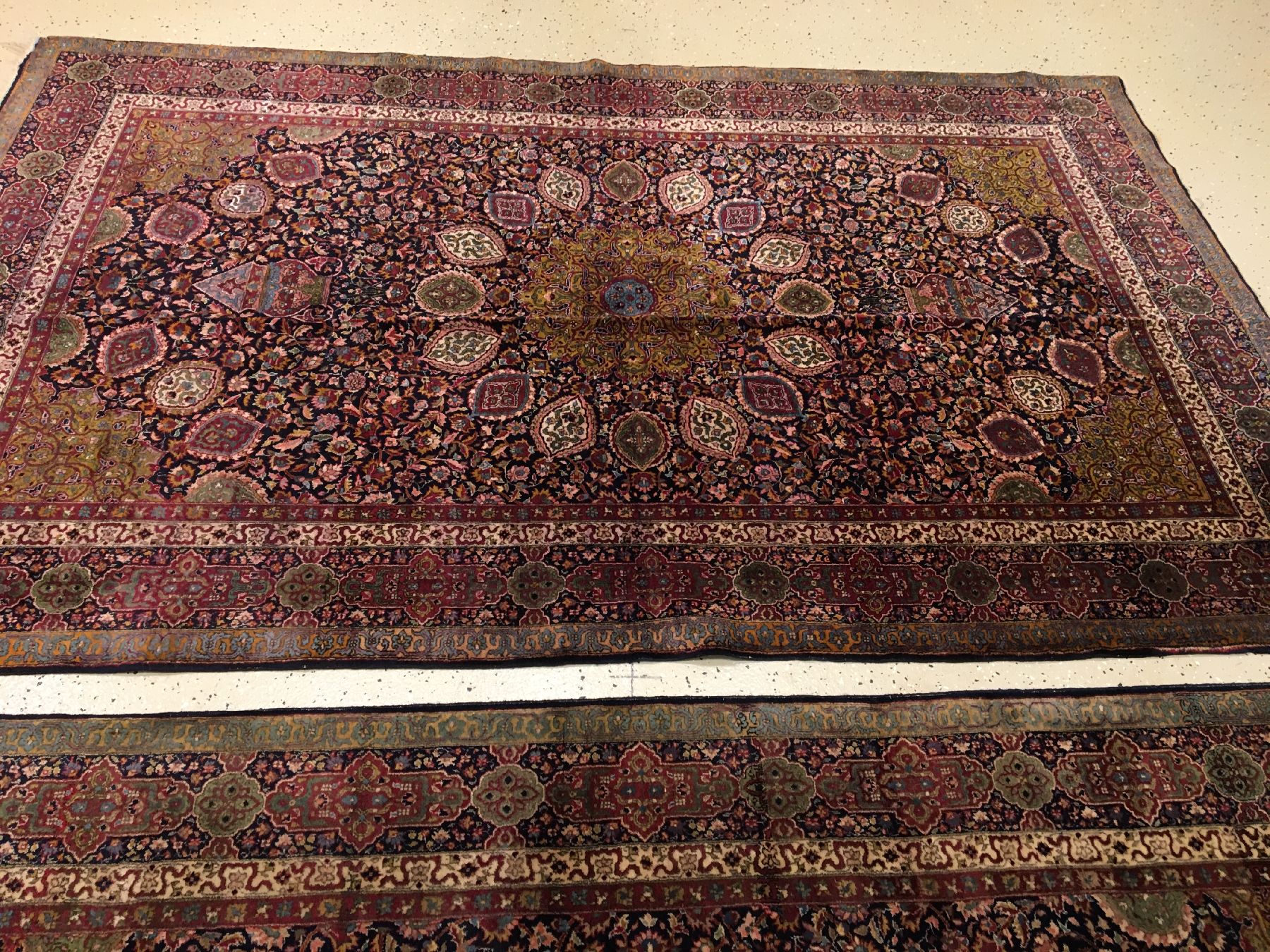Detail e: 1 Paar Lahore "Merinowolle" antik (Ardebil "Sheik-Safi" Design), Nordindien, um 1910, Merinowolle geknüpft auf Baumwolle. ...