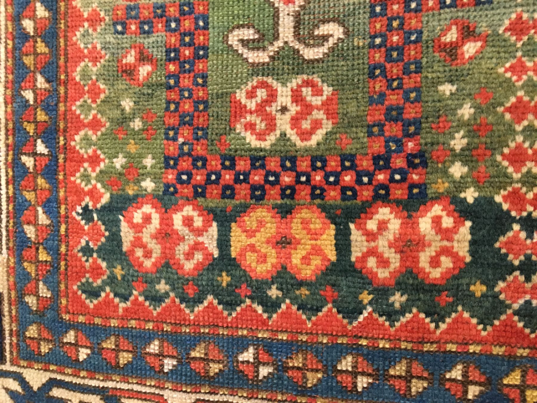 Detail d: Grüner Kasak "Gebetsteppich" antik, Südwestkaukasus, 19.Jhd., Wolle geknüpft auf Wolle. Seltener kleinformatiger Kasak mit ...