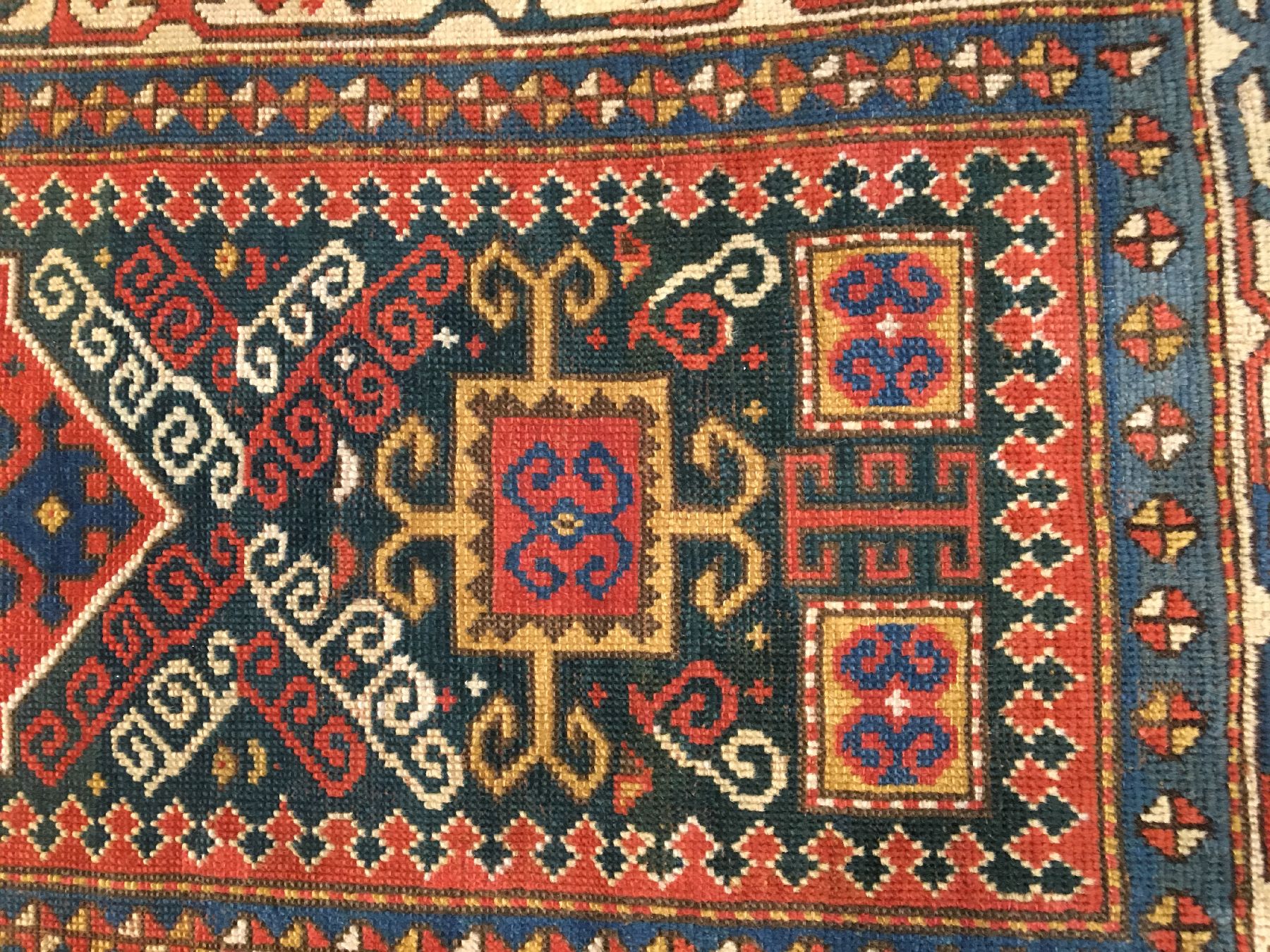 Detail e: Grüner Kasak "Gebetsteppich" antik, Südwestkaukasus, 19.Jhd., Wolle geknüpft auf Wolle. Seltener kleinformatiger Kasak mit ...