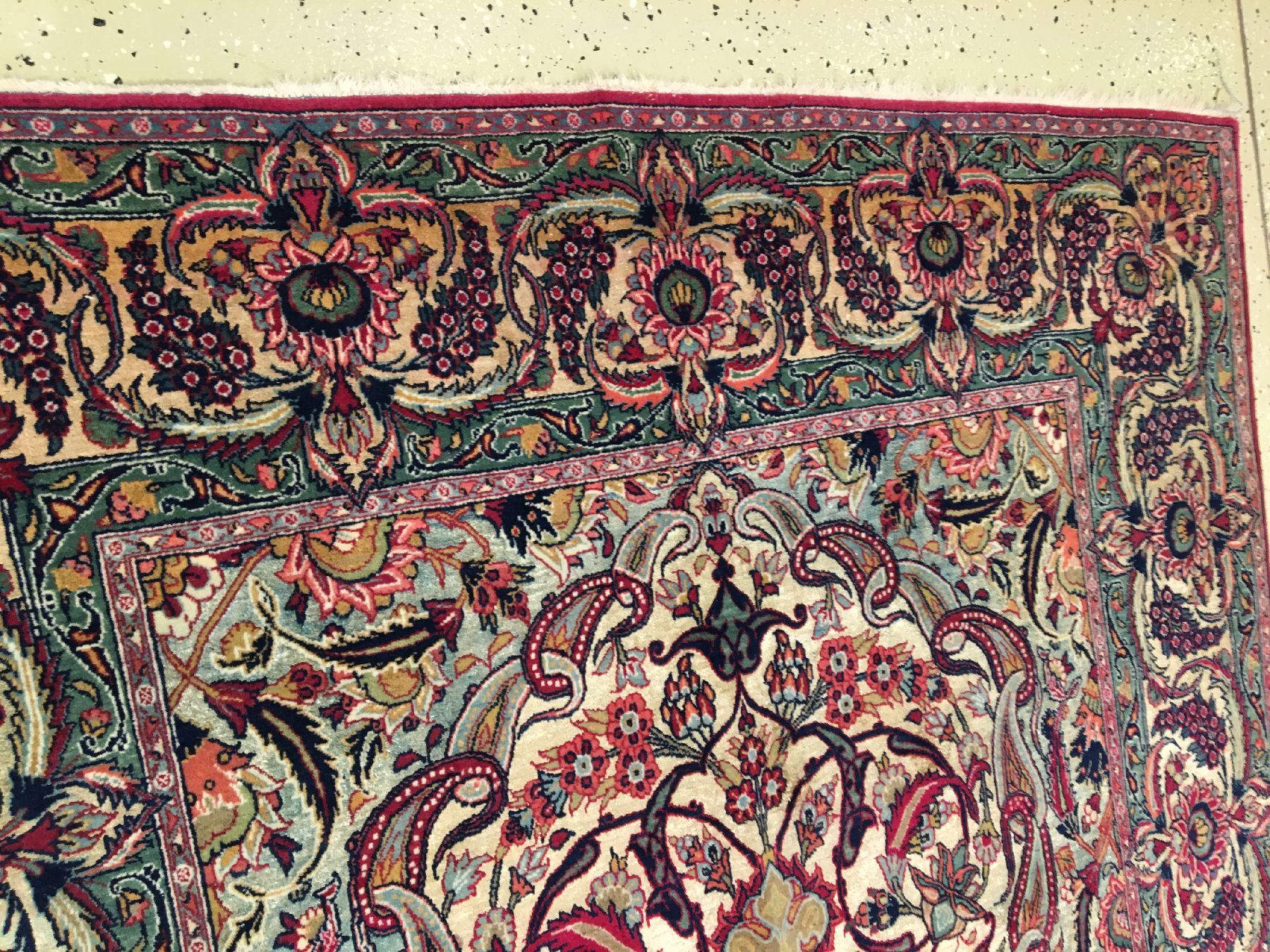 Detail e: Feiner Keschan "Part-Silk" alt (Seidengrund), Zentralpersien, um 1920/1930, Korkwolle mit Seide geknüpft auf Baumwolle. Seltener Keschan ...