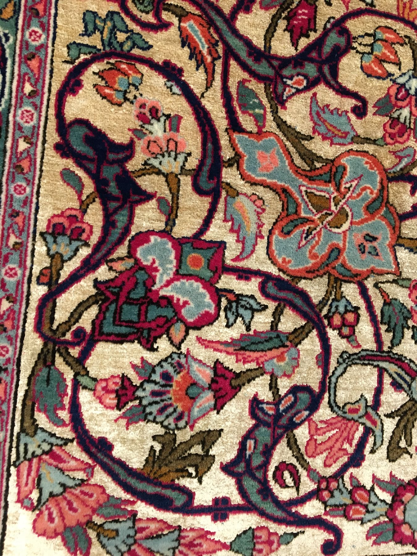 Detail f: Feiner Keschan "Part-Silk" alt (Seidengrund), Zentralpersien, um 1920/1930, Korkwolle mit Seide geknüpft auf Baumwolle. Seltener Keschan ...