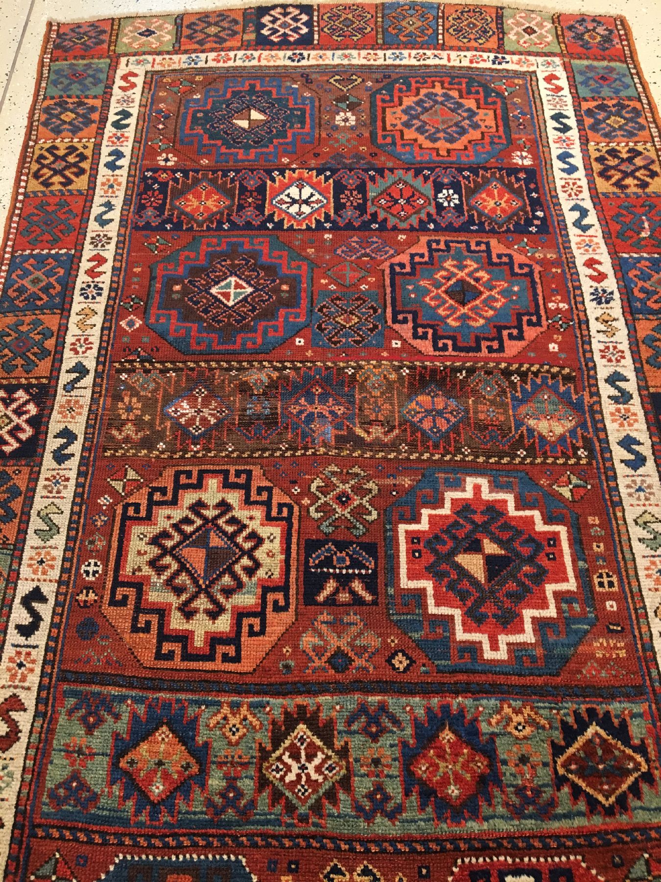 Detail c: Kurdischer Yörük antik, Südostanatolien Gaziantep, 19.Jhd., Wolle geknüpft Wolle. Seltener Knüpfteppich der Yörüken aus der Gaziantep-Region ...