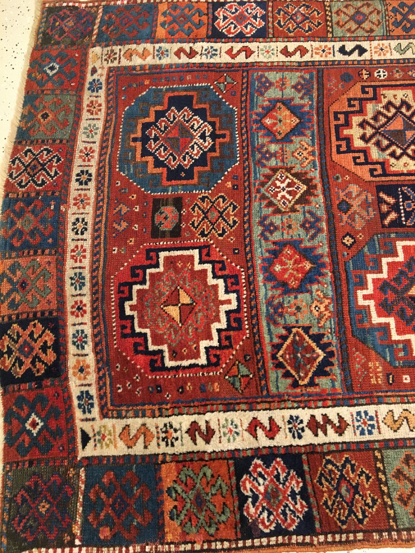 Detail e: Kurdischer Yörük antik, Südostanatolien Gaziantep, 19.Jhd., Wolle geknüpft Wolle. Seltener Knüpfteppich der Yörüken aus der Gaziantep-Region ...