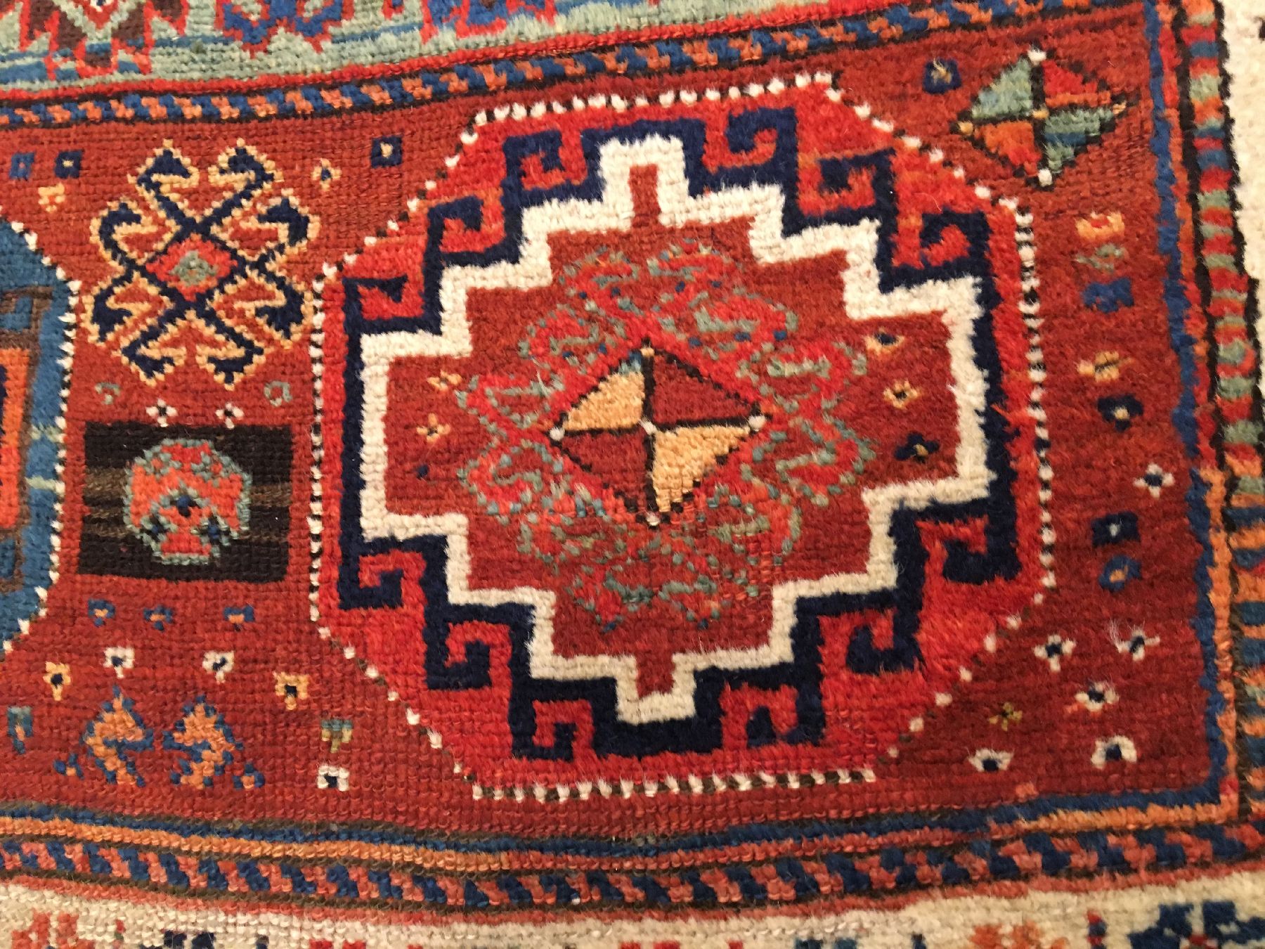 Detail h: Kurdischer Yörük antik, Südostanatolien Gaziantep, 19.Jhd., Wolle geknüpft Wolle. Seltener Knüpfteppich der Yörüken aus der Gaziantep-Region ...