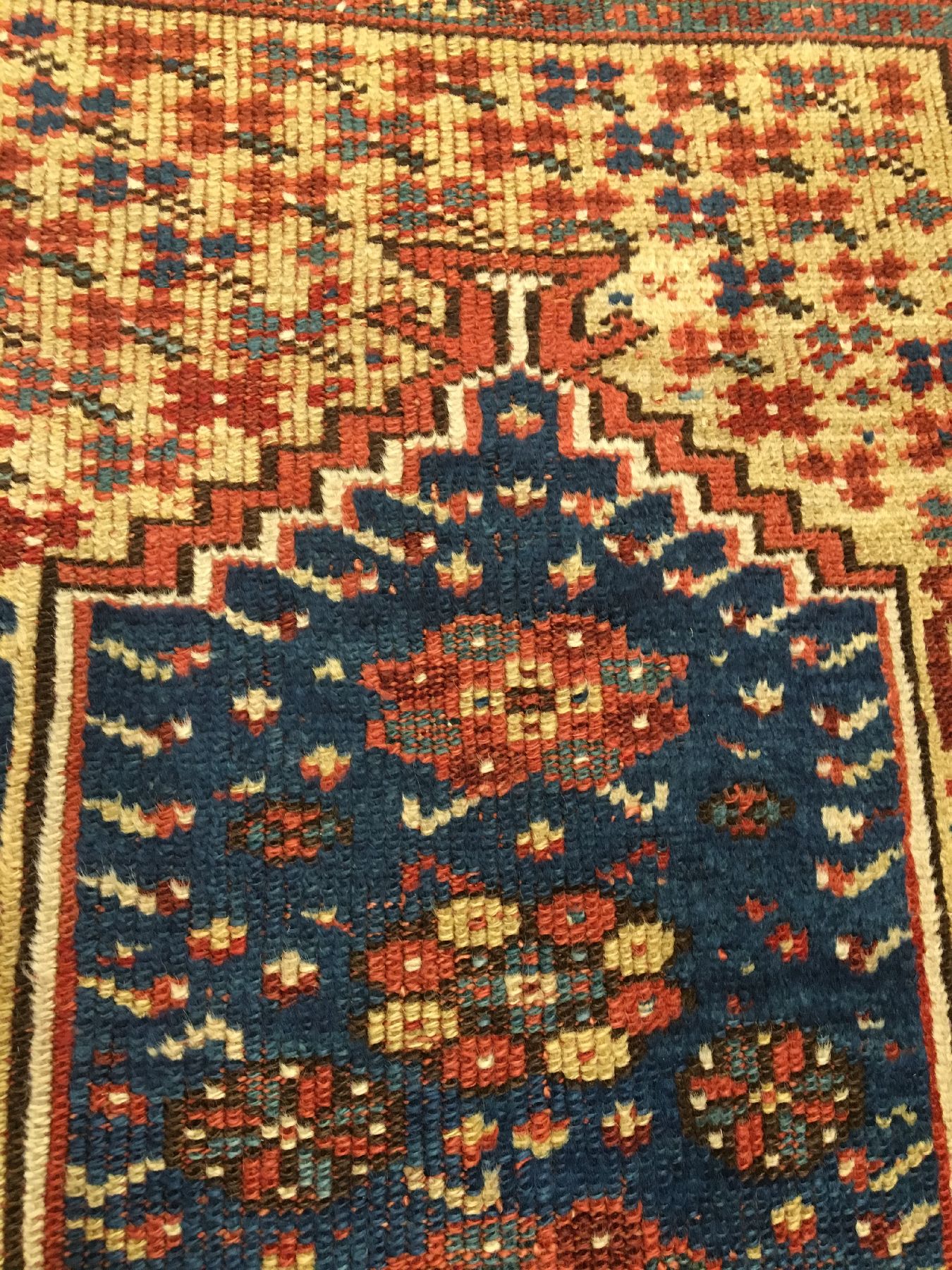 Detail d: Seltener Megri "Gebetsteppich" antik, Südwestanatolien, 19.Jhd., Wolle geknüpft auf Wolle. Rarer Megri im Gebets-Typus mit ...