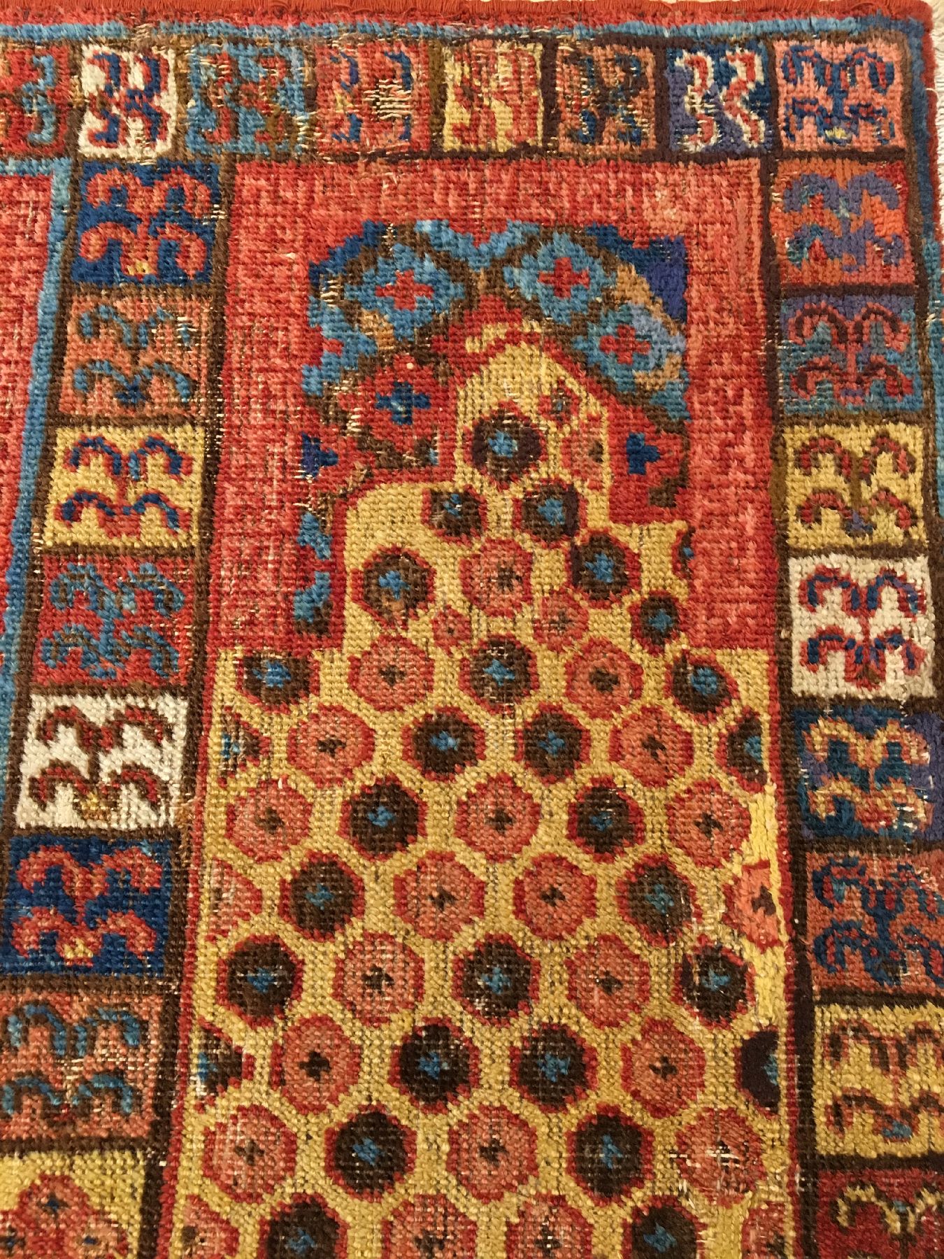 Detail b: Seltener Khotan "Saf" antik, Ostturkestan, Ende 18.Jhd., Wolle geknüpft auf Baumwolle. Früher und feiner Khotan mit Saf-Muster und zehn ...