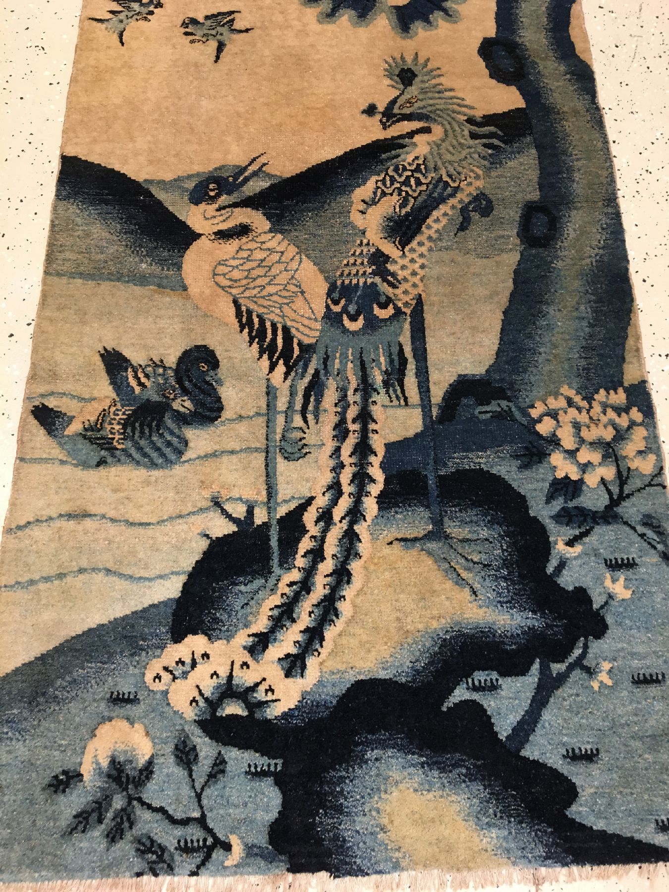 Detail a: Feiner Peking "Wandteppich" antik (Phönyx), Nordostchina, 19.Jhd., Wolle geknüpft auf Baumwolle. Dekorativer Bildteppich in feiner ...