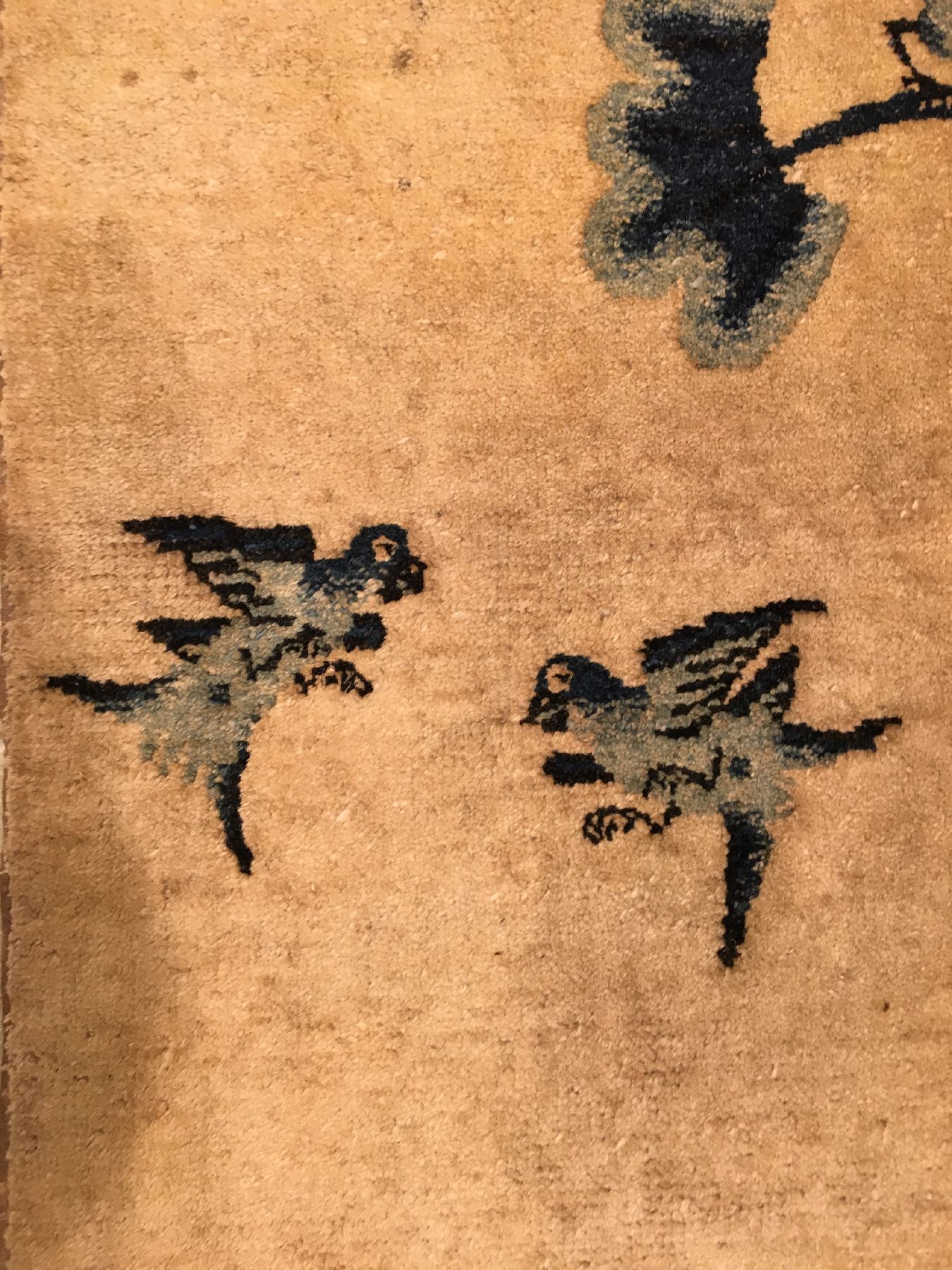 Detail d: Feiner Peking "Wandteppich" antik (Phönyx), Nordostchina, 19.Jhd., Wolle geknüpft auf Baumwolle. Dekorativer Bildteppich in feiner ...