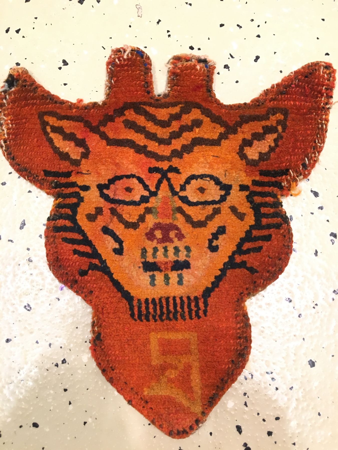 Detail a: Seltener "Tier-Kopfschmuck" antik "Tiger" (Publiziert bei Eberhart Herrmann), Südtibet, um 1900, Wolle geknüpft auf Wolle. ...